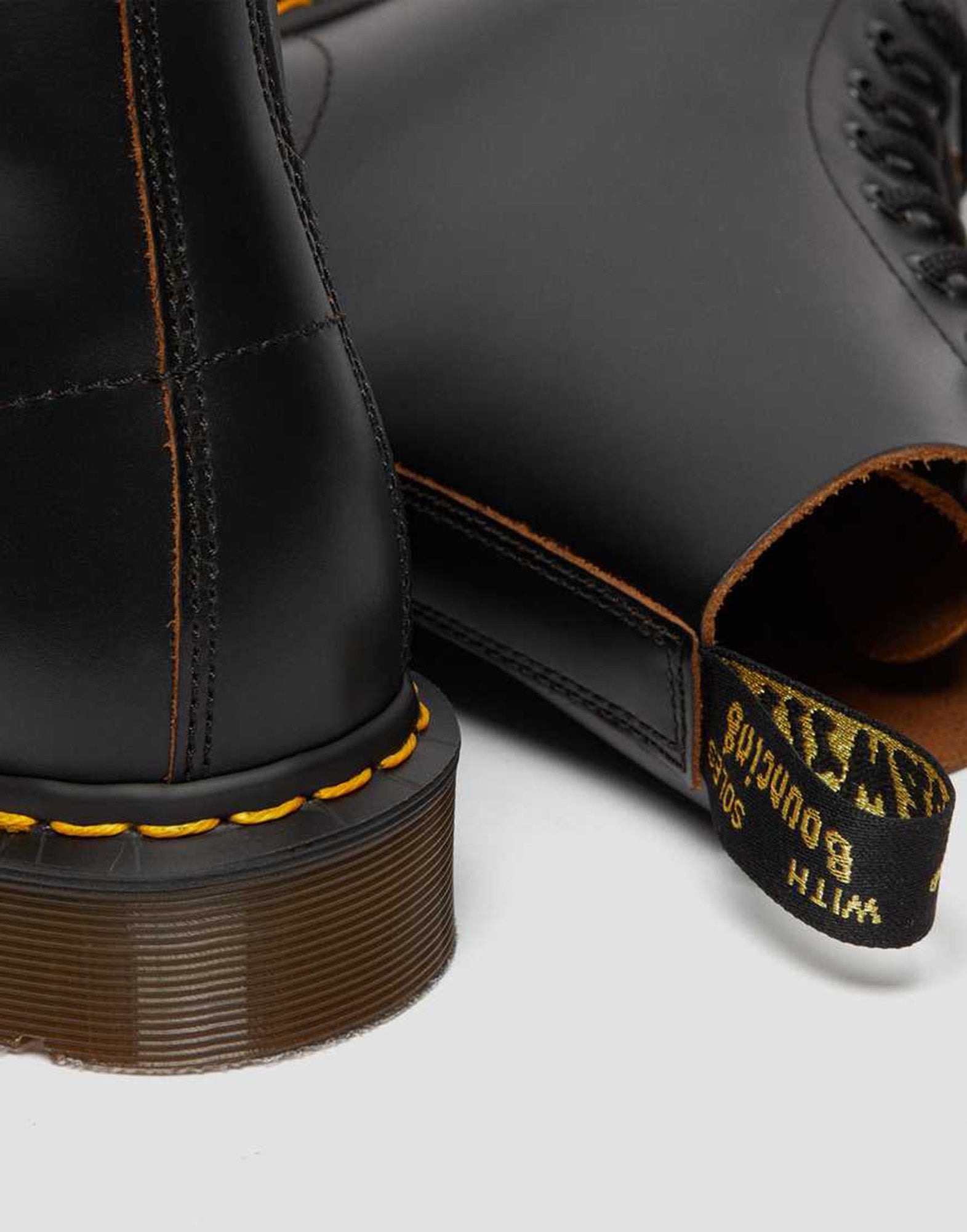 DR. MARTENS Vintage 1460 Quilon