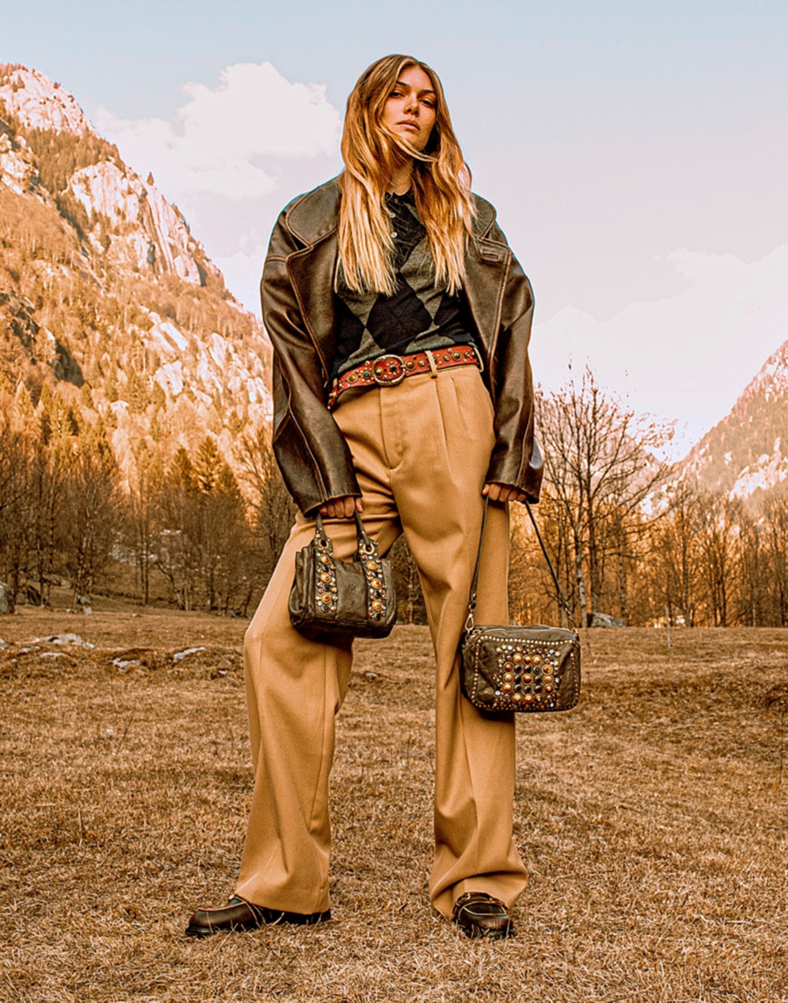 CAMPOMAGGI Camera Bag in Pelle con Borchie e Strass Cemento