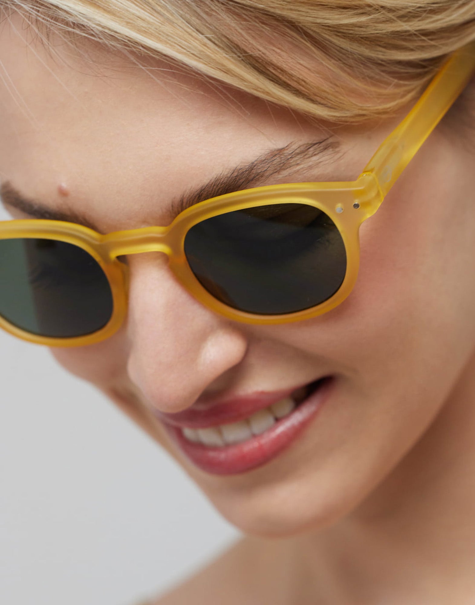 IZIPIZI Occhiali da Sole Mod. C Yellow Honey