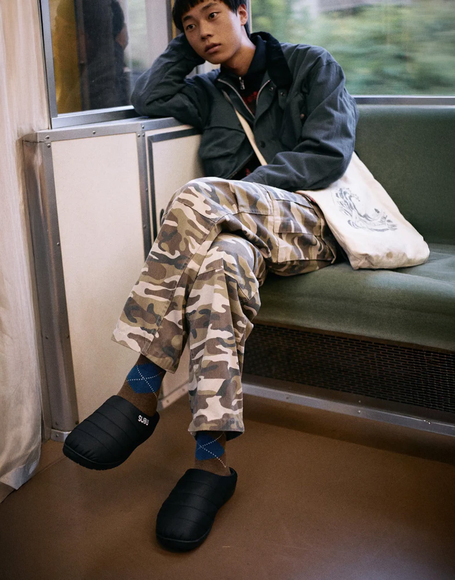 SUBU Slip On F-Line Black