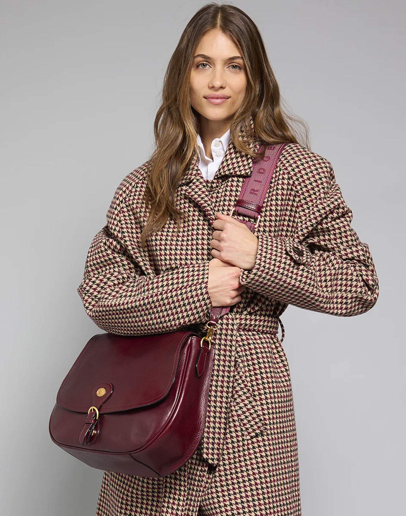 THE BRIDGE Borsa a Spalla in Pelle Grande con Patta Frontale Mosto