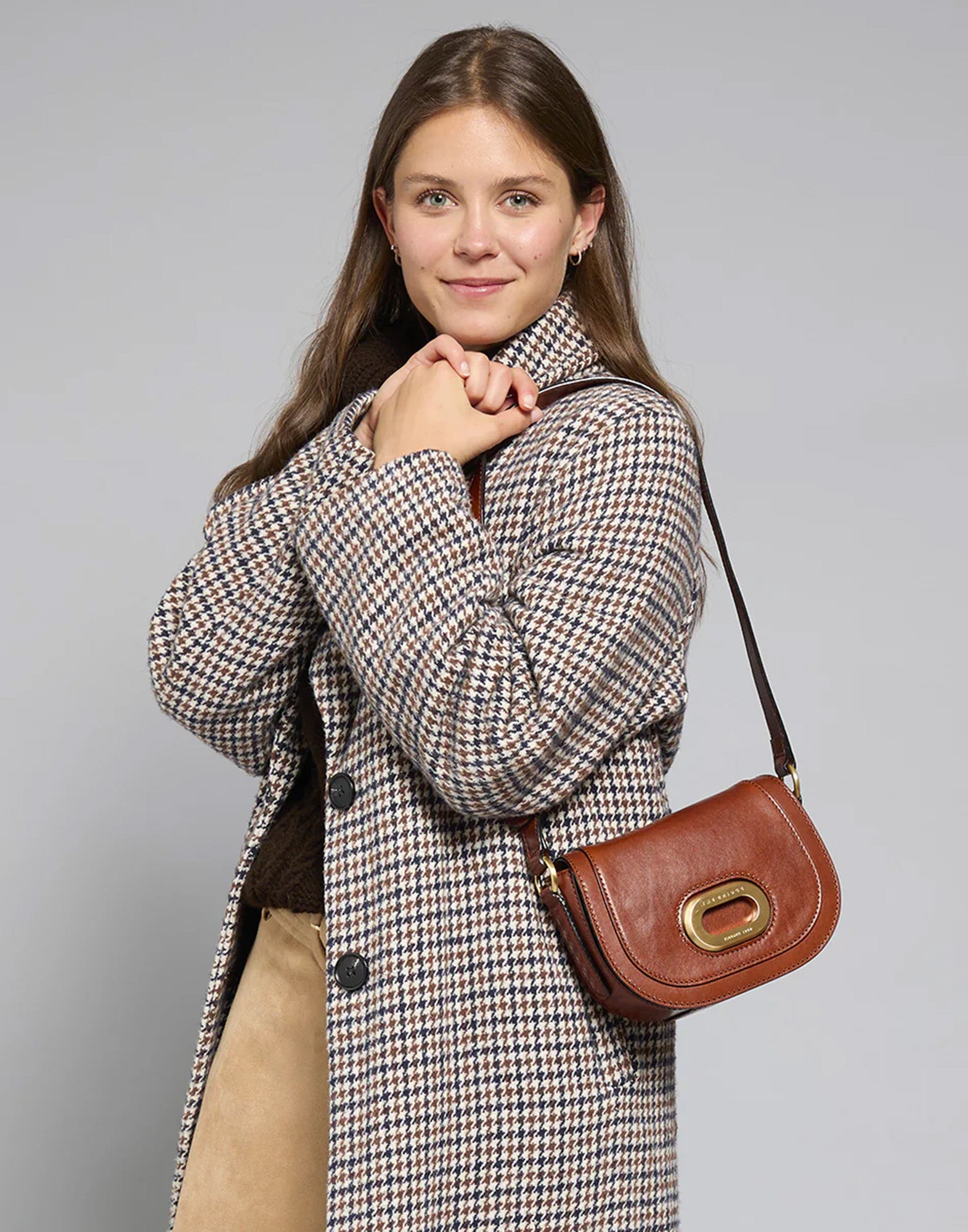 THE BRIDGE Borsa a Tracolla in Pelle con Chiusura Ovale Dorata Cuoio