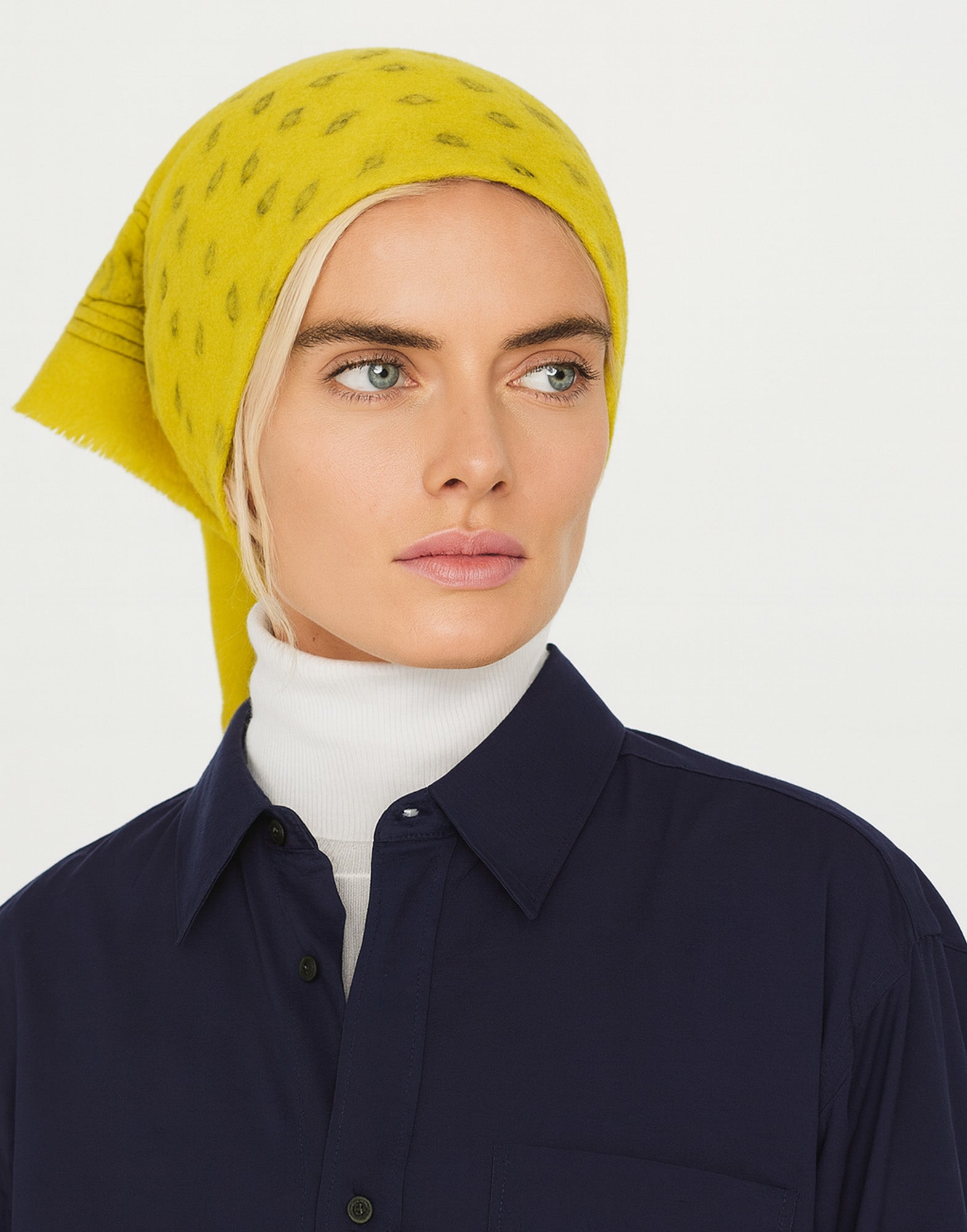 LAURENCE BRAS Bandana Shaw in Cashmere