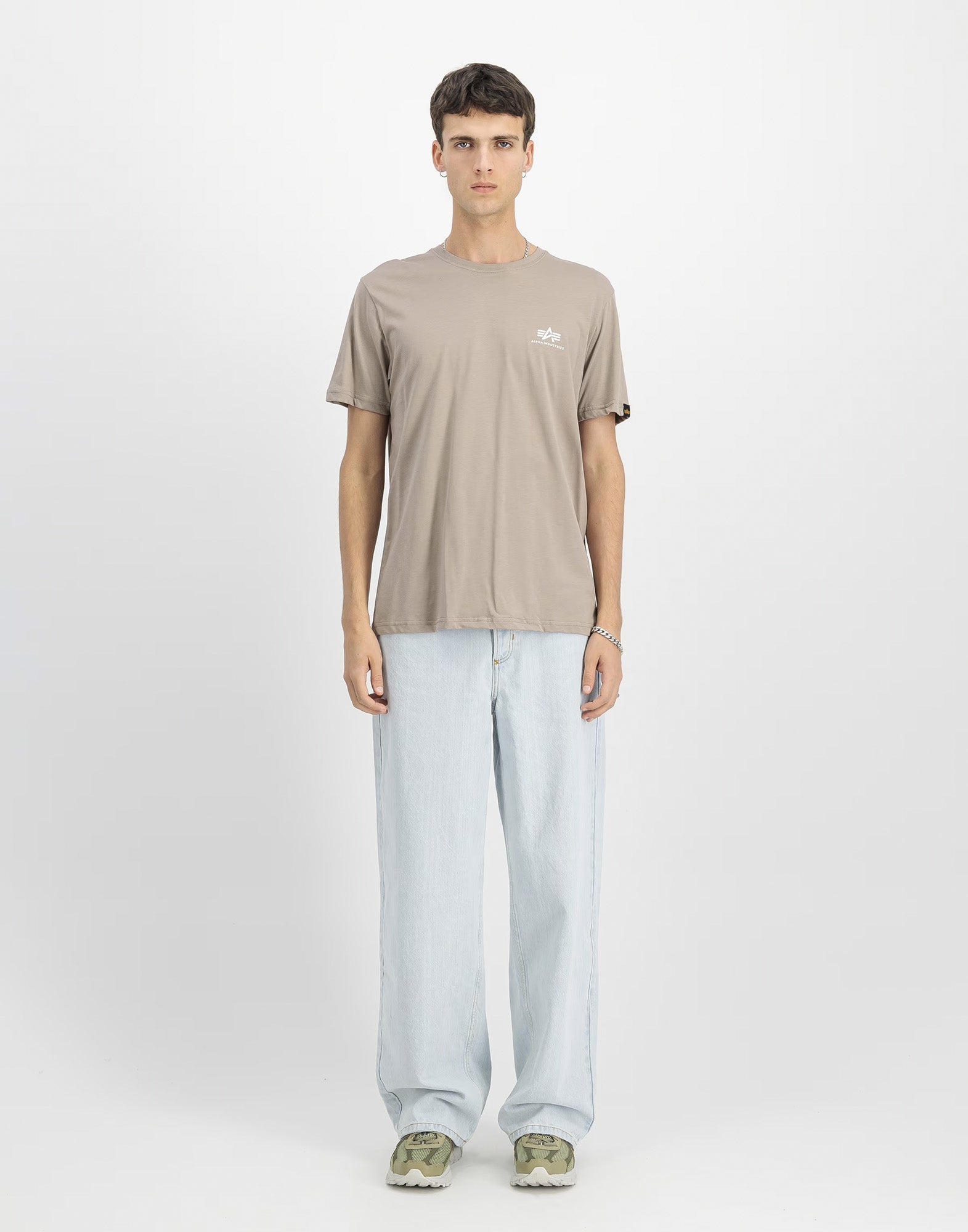 ALPHA INDUSTRIES Basic Small Logo T-Shirt Vintage Sand