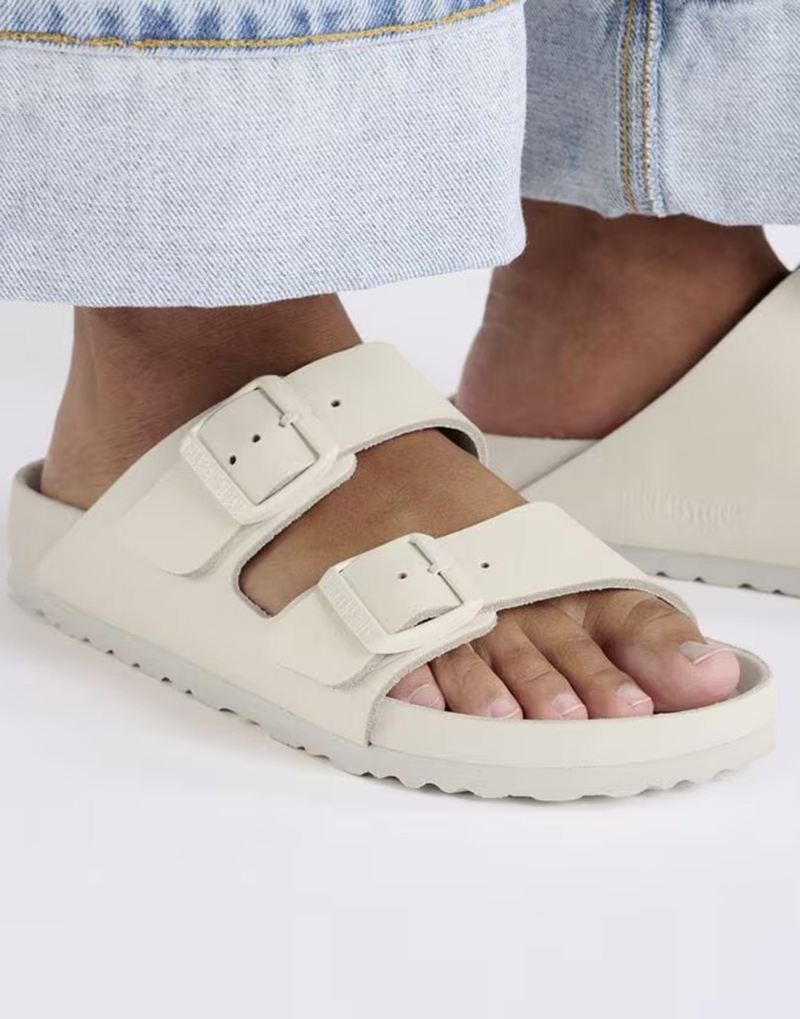 BIRKENSTOCK Arizona Exquisite in Pelle Eggshell