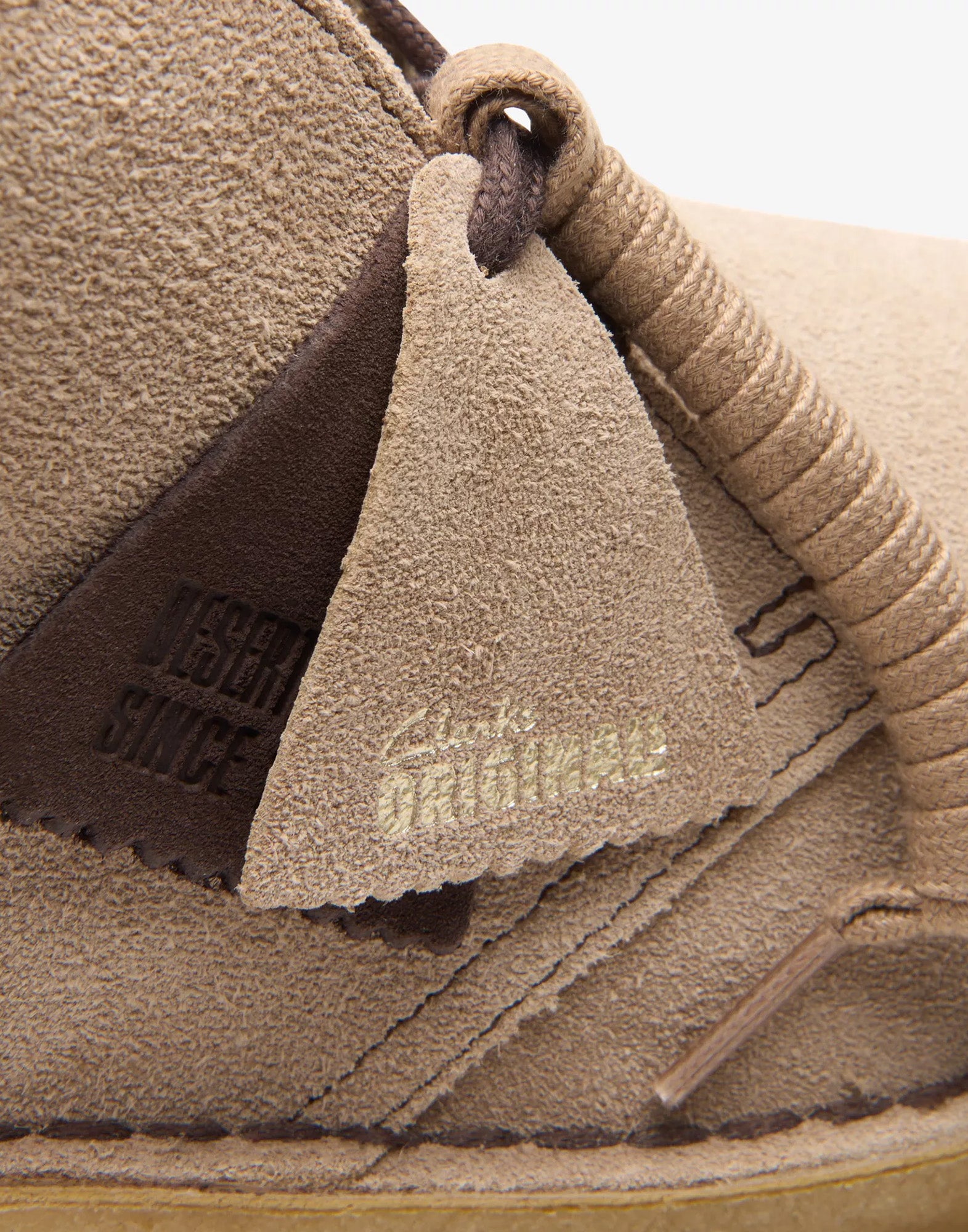 CLARKS Desert Boot in Suede Wolf