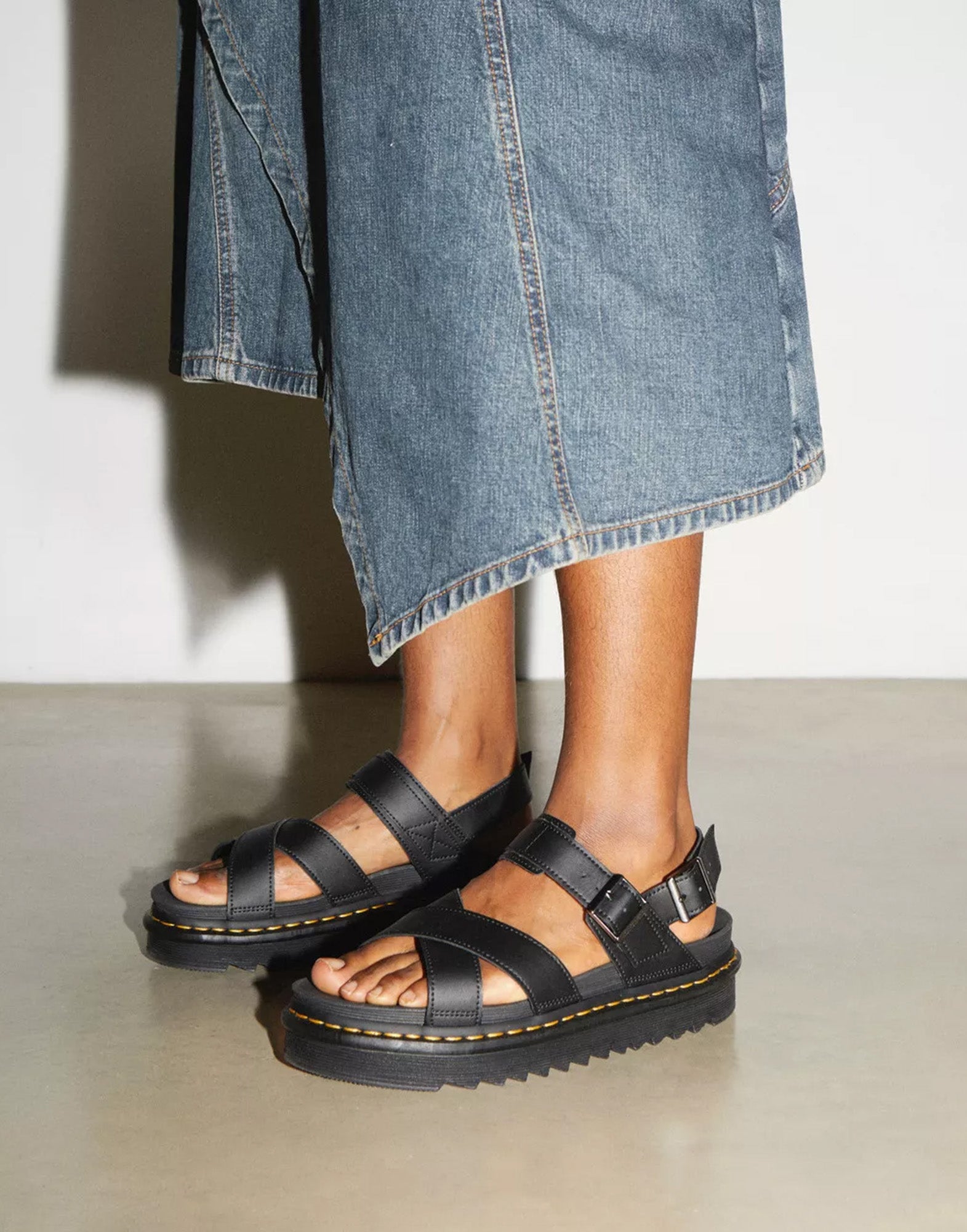 DR. MARTENS Sandali Voss II Black