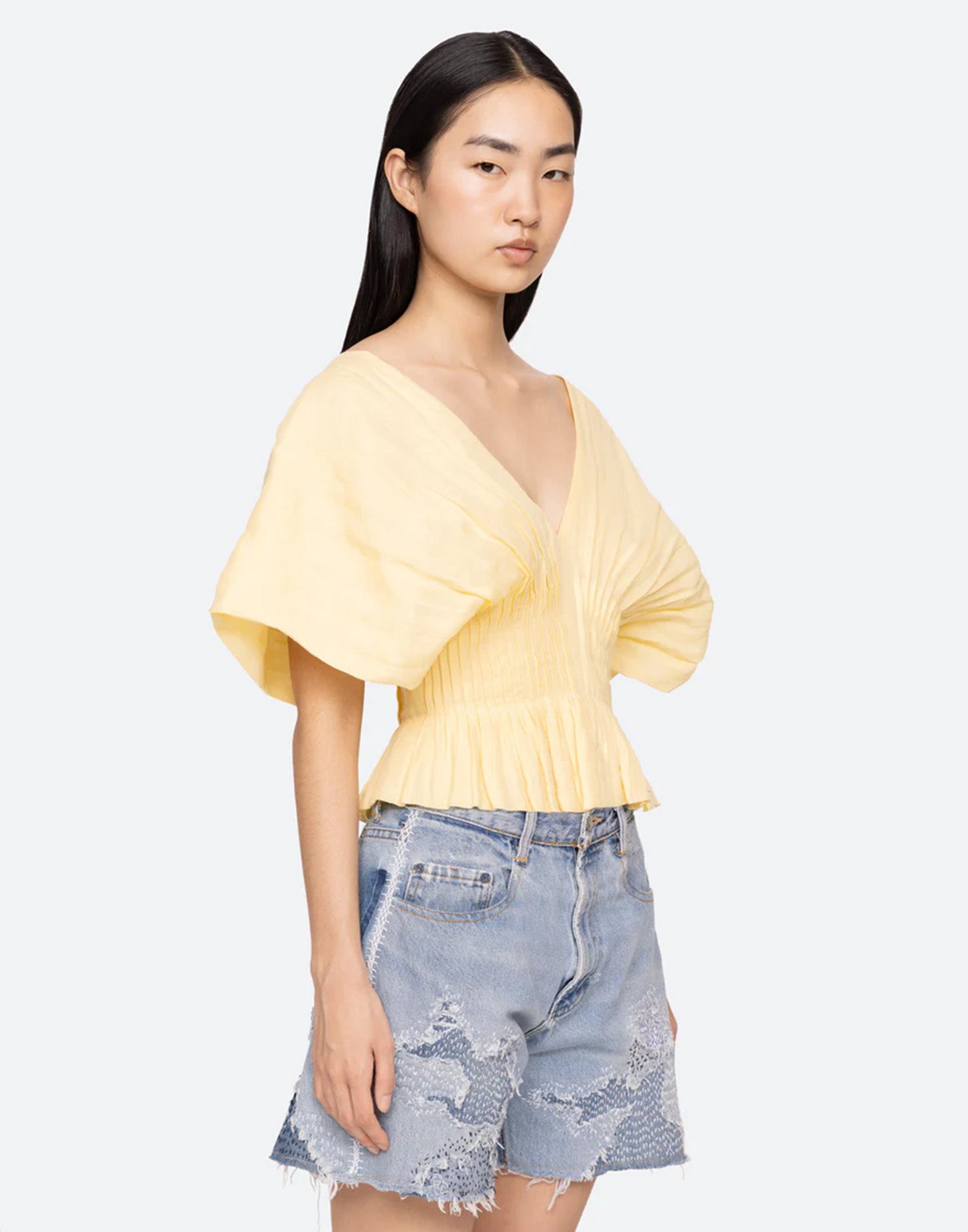 SEA NY Zora Top Butter in Ramia con Maniche Oversize