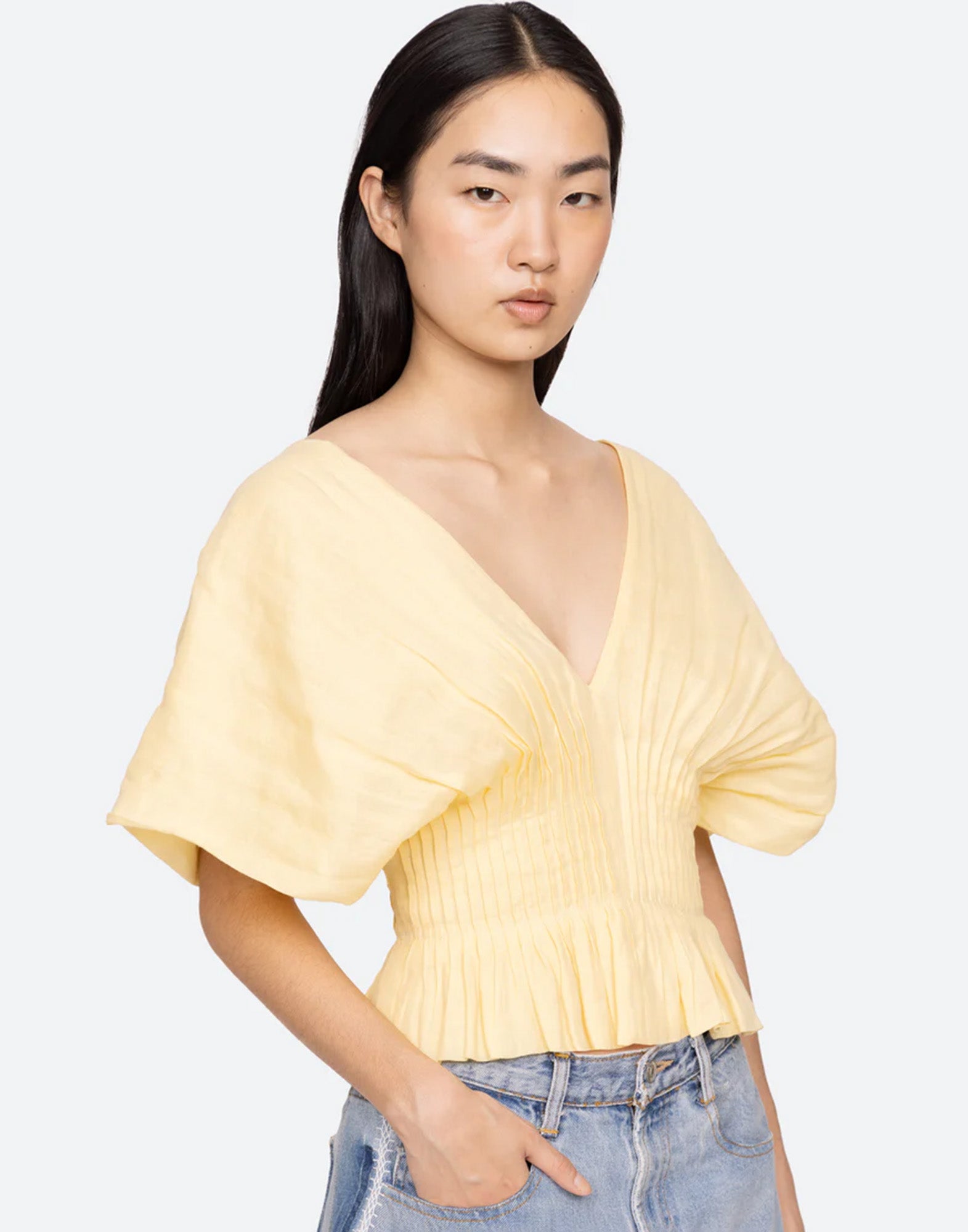 SEA NY Zora Top Butter in Ramia con Maniche Oversize