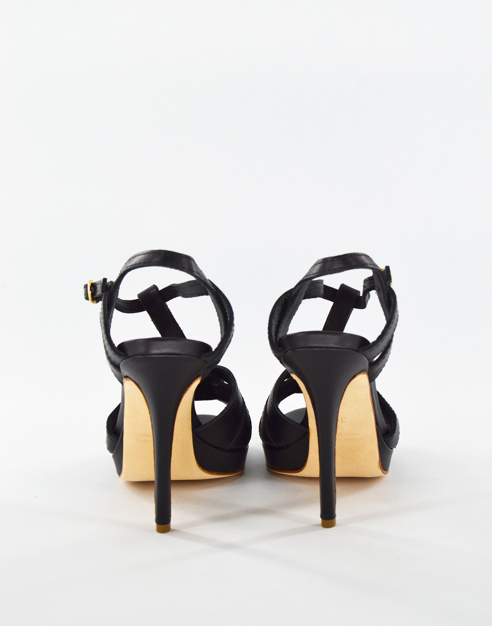 AME Dècollète Brigitte Nero