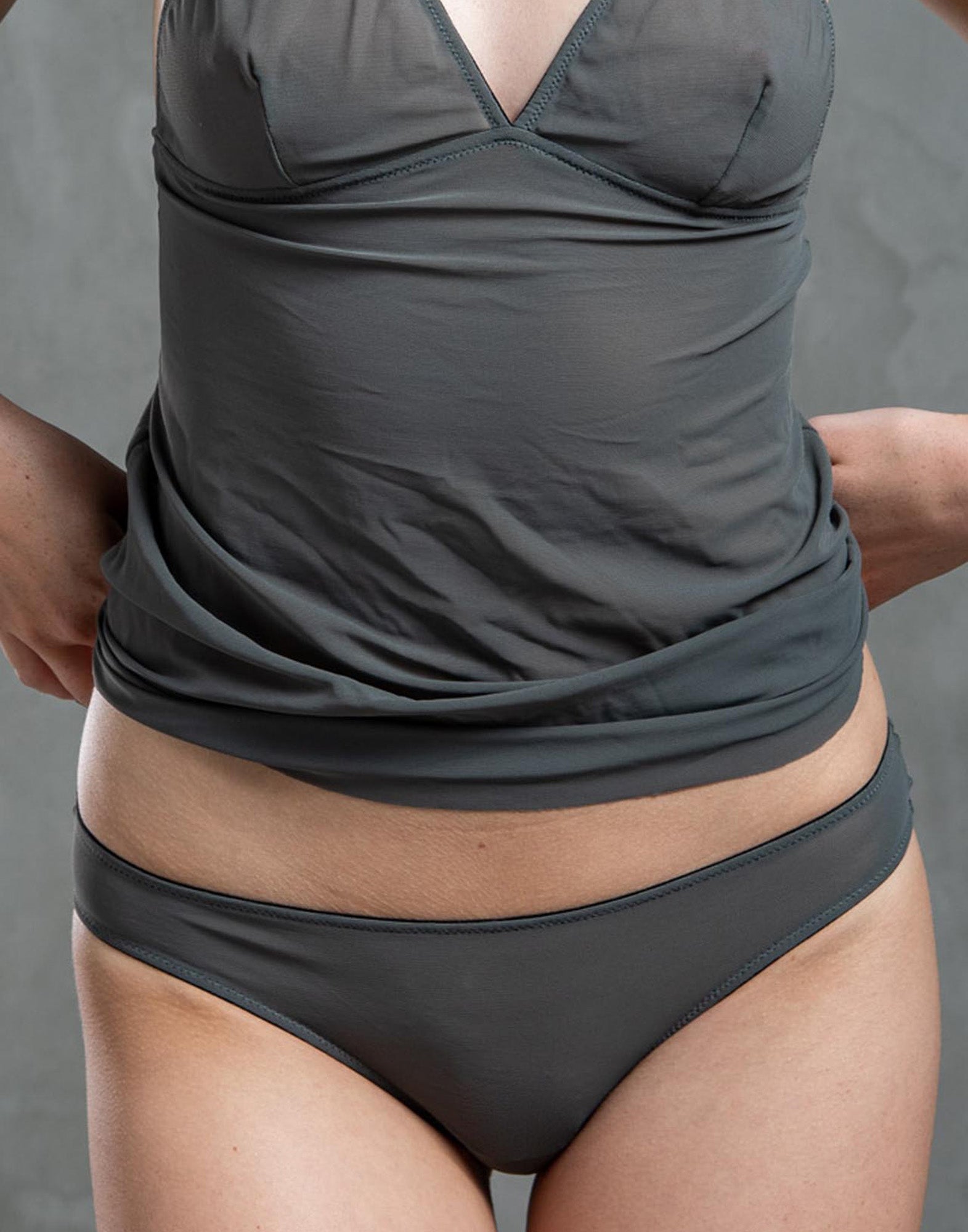 DOUUOD Slip a Brasiliana in Tulle Elasticizzato