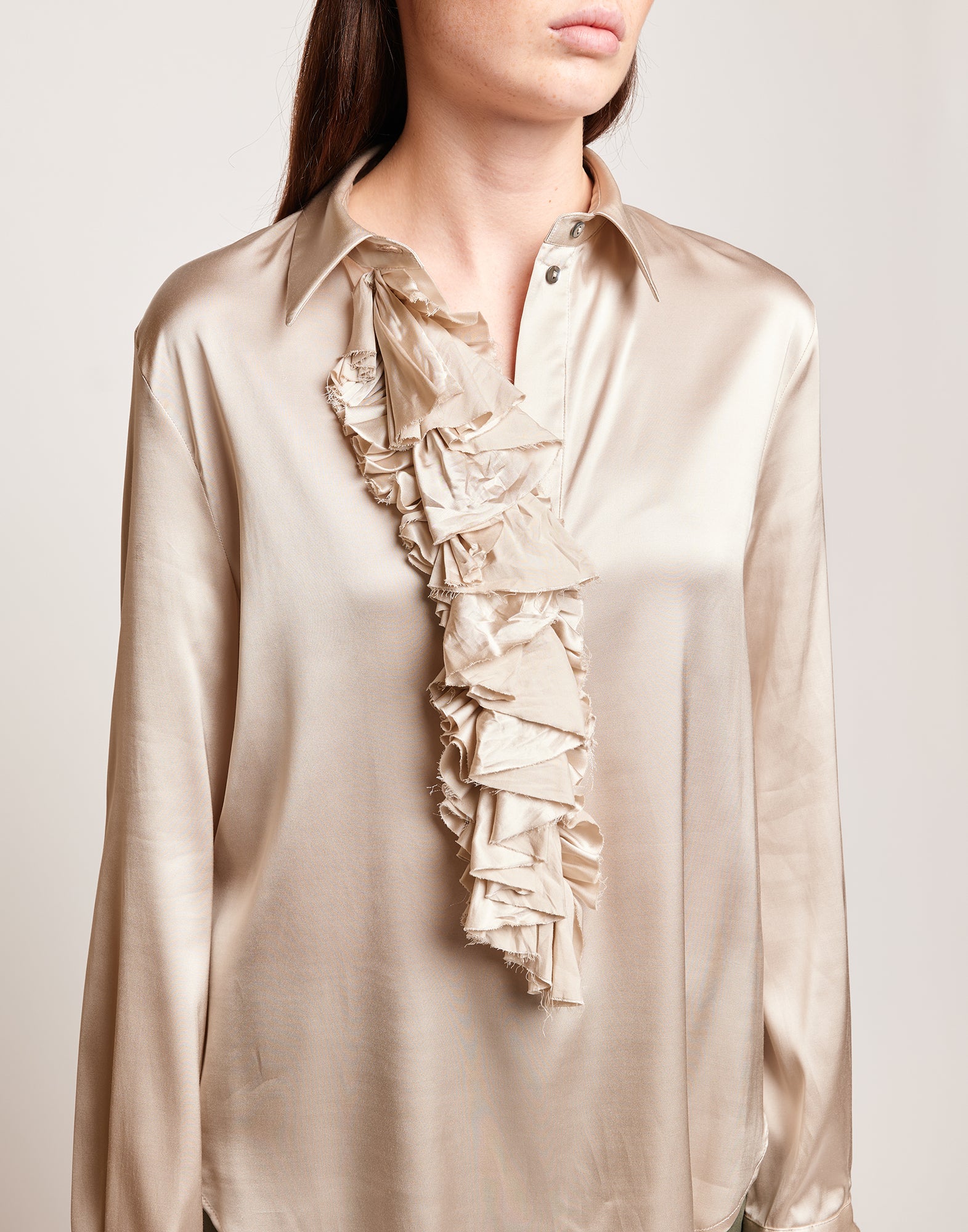 DOUUOD Camicia in Satin Stretch con Rouches Frontali Champagne
