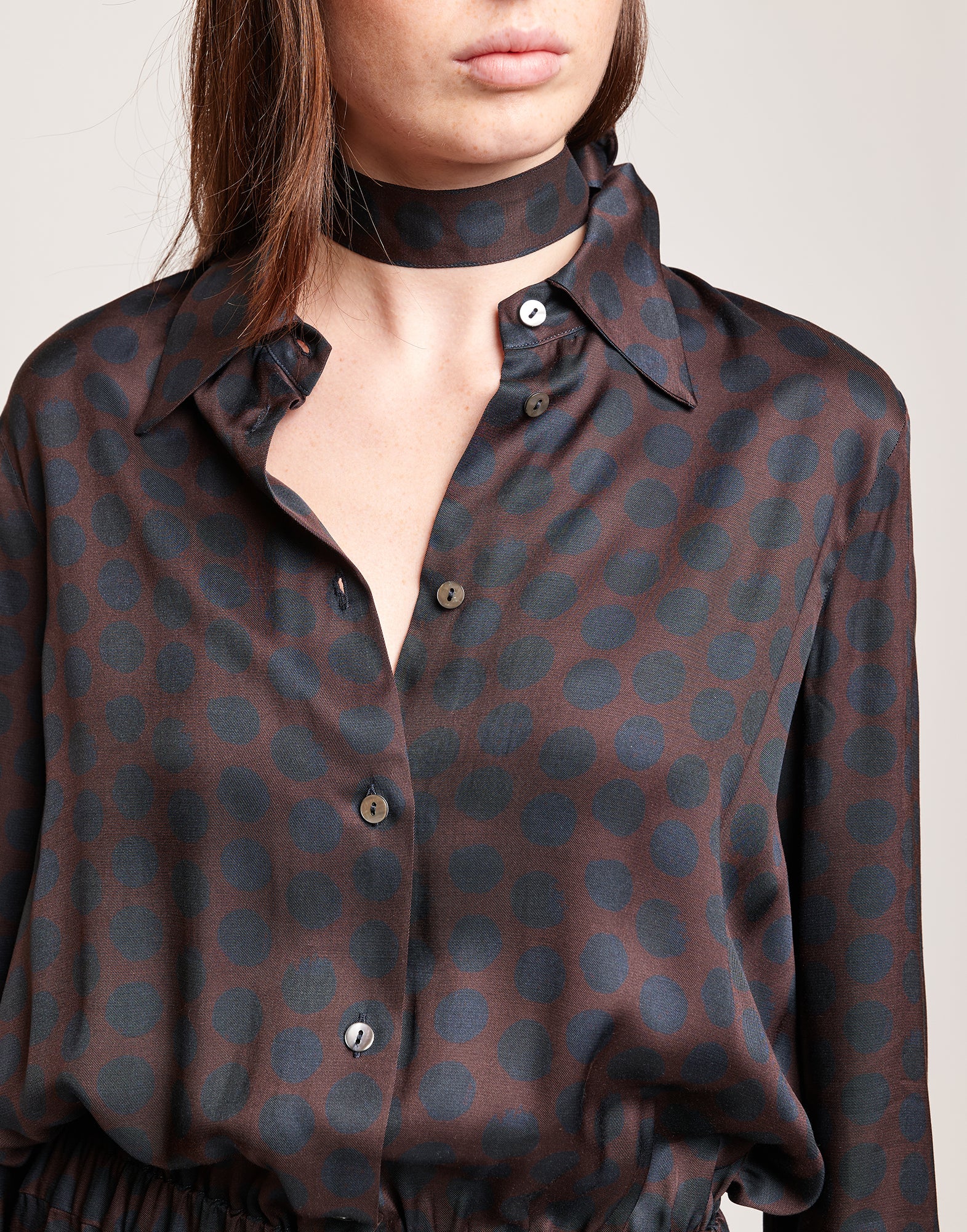 DOUUOD Abito Camicia in Twill Stampato a Pois Moka/Oltremare