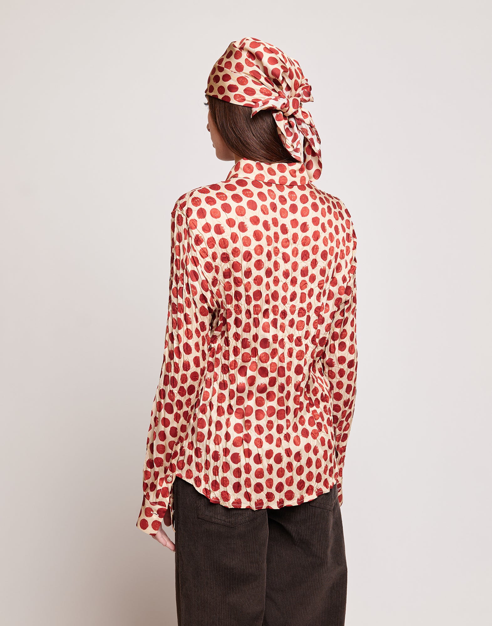 DOUUOD Camicia Stampata a Pois in Twill Plissé Vaniglia/Cherry