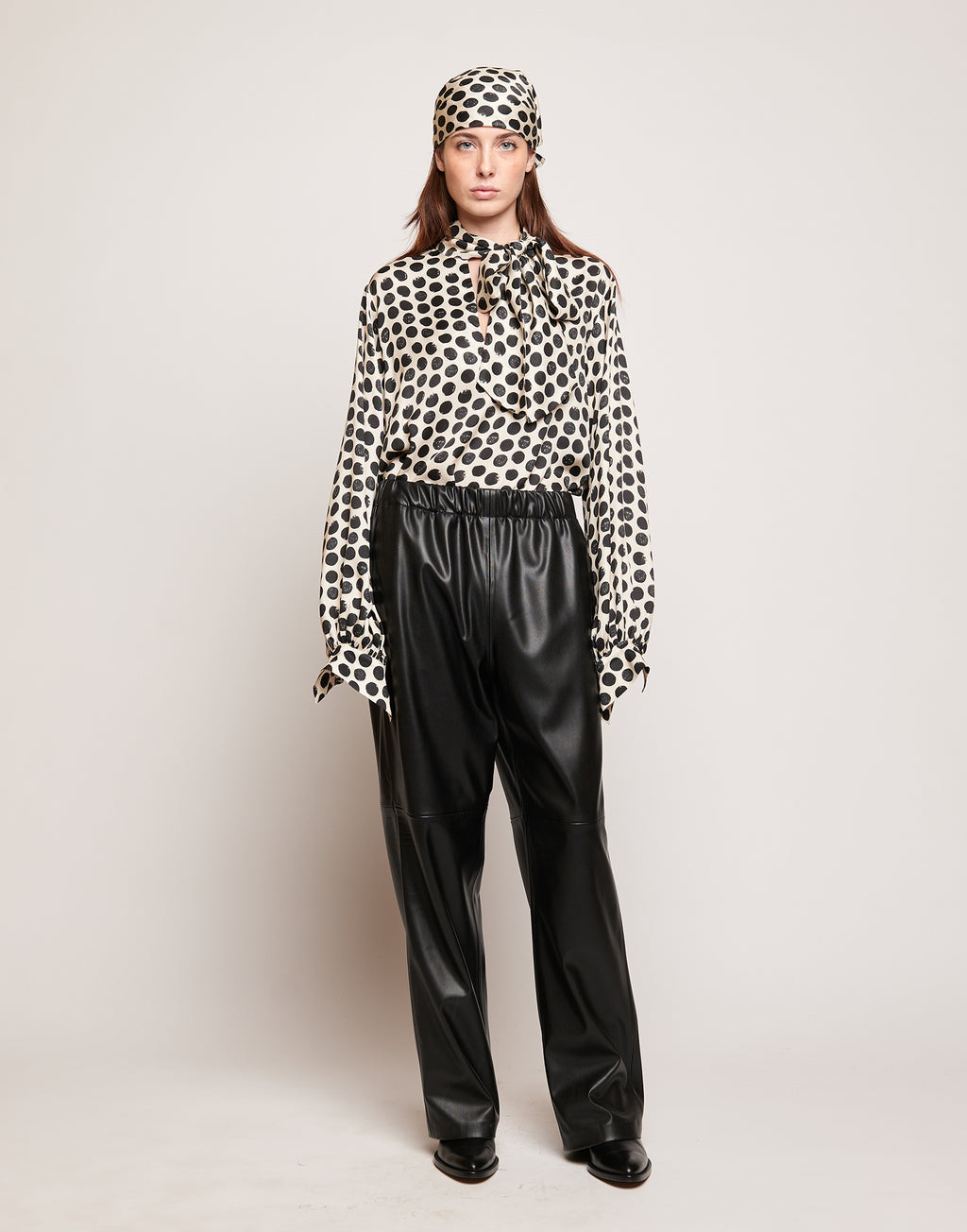 DOUUOD Blusa in Twill Stampato a Pois con Collo a Sciarpa Champagne/Nero