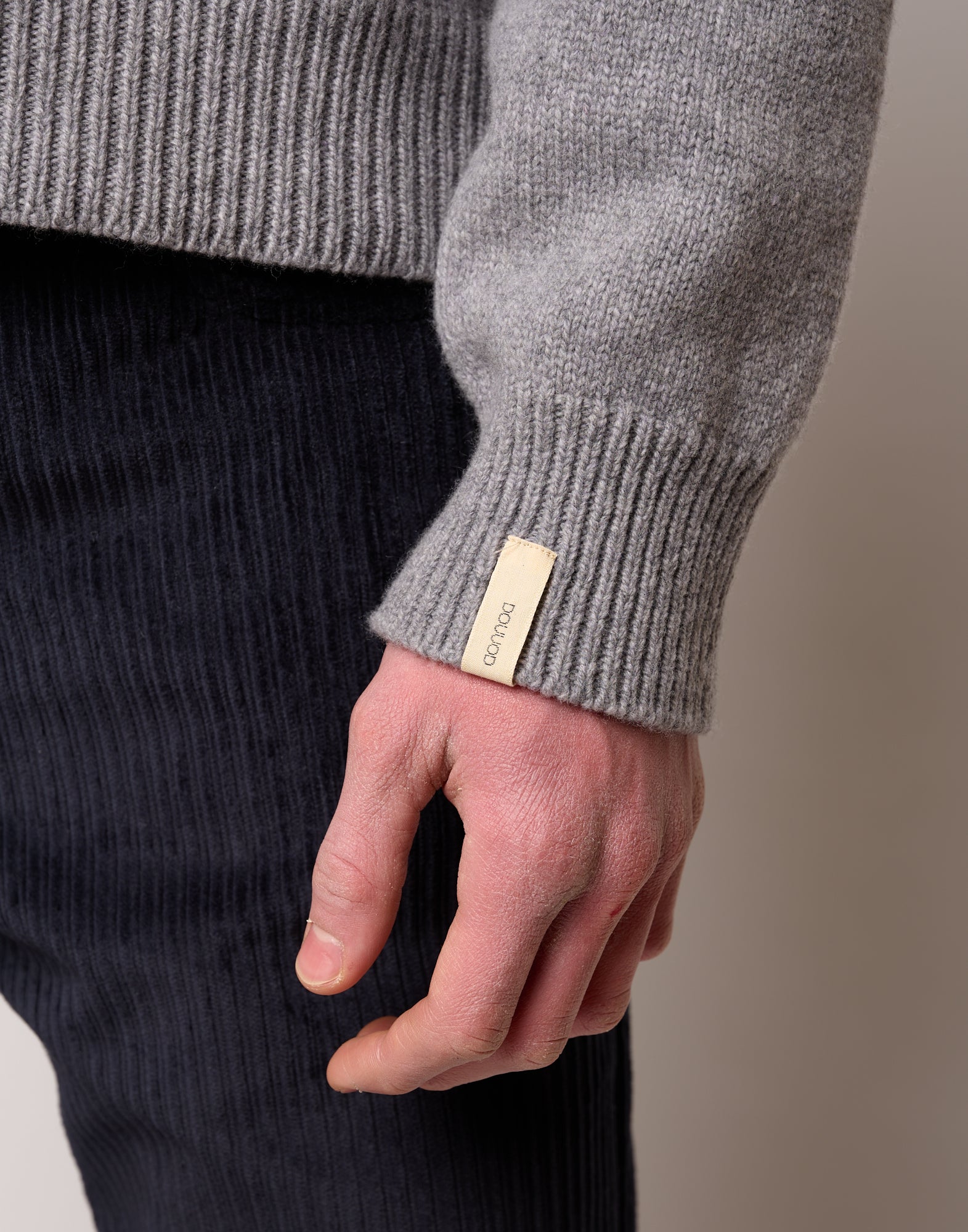 DOUUOD Maglia Collo Alto Genderless in Lana e Cashmere Fumo Melange