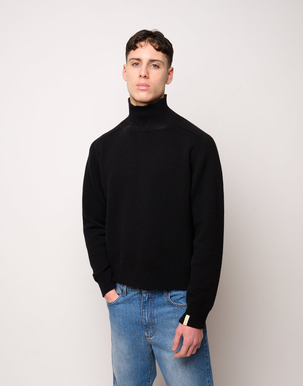 DOUUOD Maglia Collo Alto Genderless in Lana e Cashmere Nero