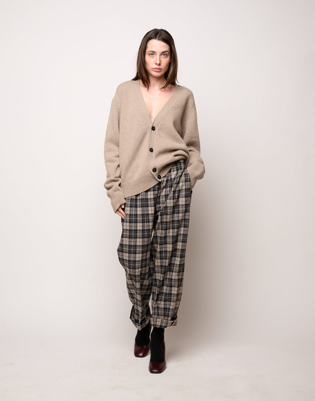 DOUUOD Cardigan Genderless con Scollo a V e Maniche Raglan in Lana e Cashmere Taupe