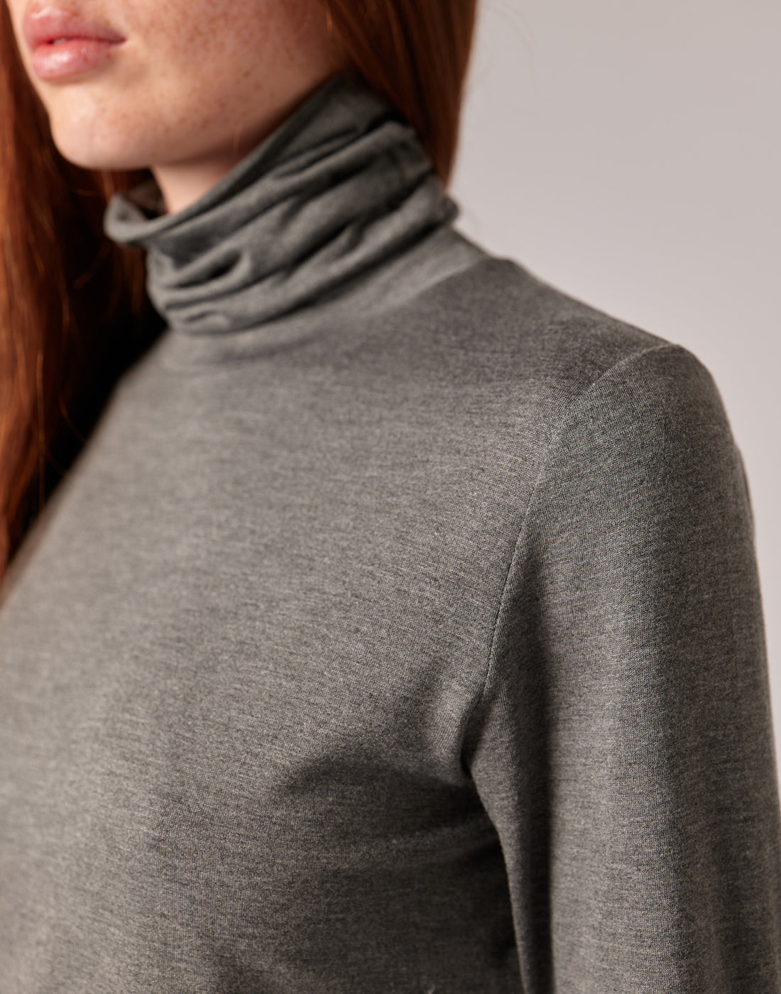 DOUUOD T-shirt Collo Alto in Viscosa Stretch Grigio Melange