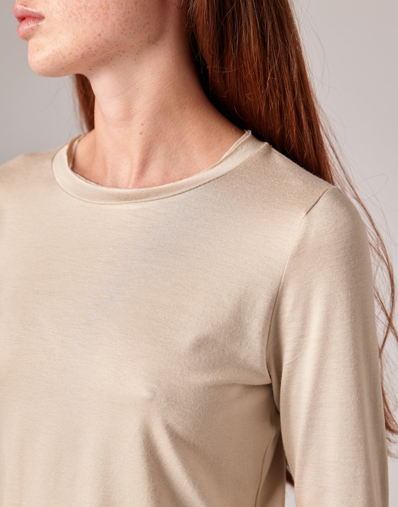 DOUUOD T-shirt a Manica Lunga in Jersey di Viscosa Stretch Stucco