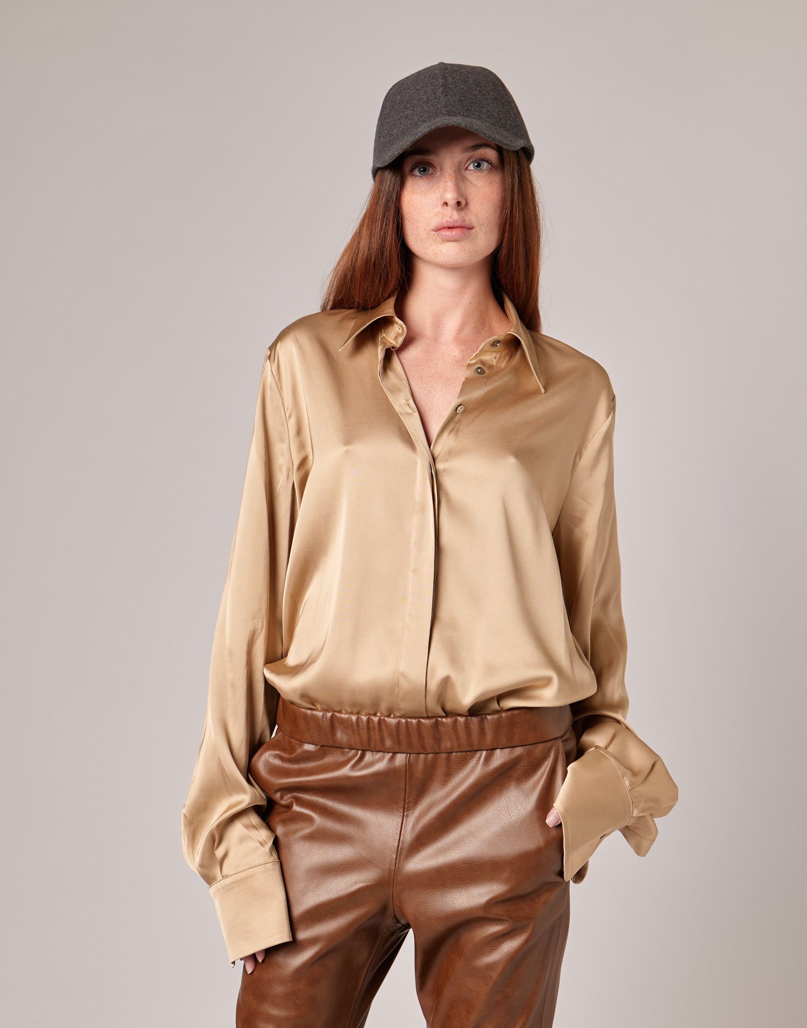 DOUUOD Camicia a Uomo in Raso Stretch Oro