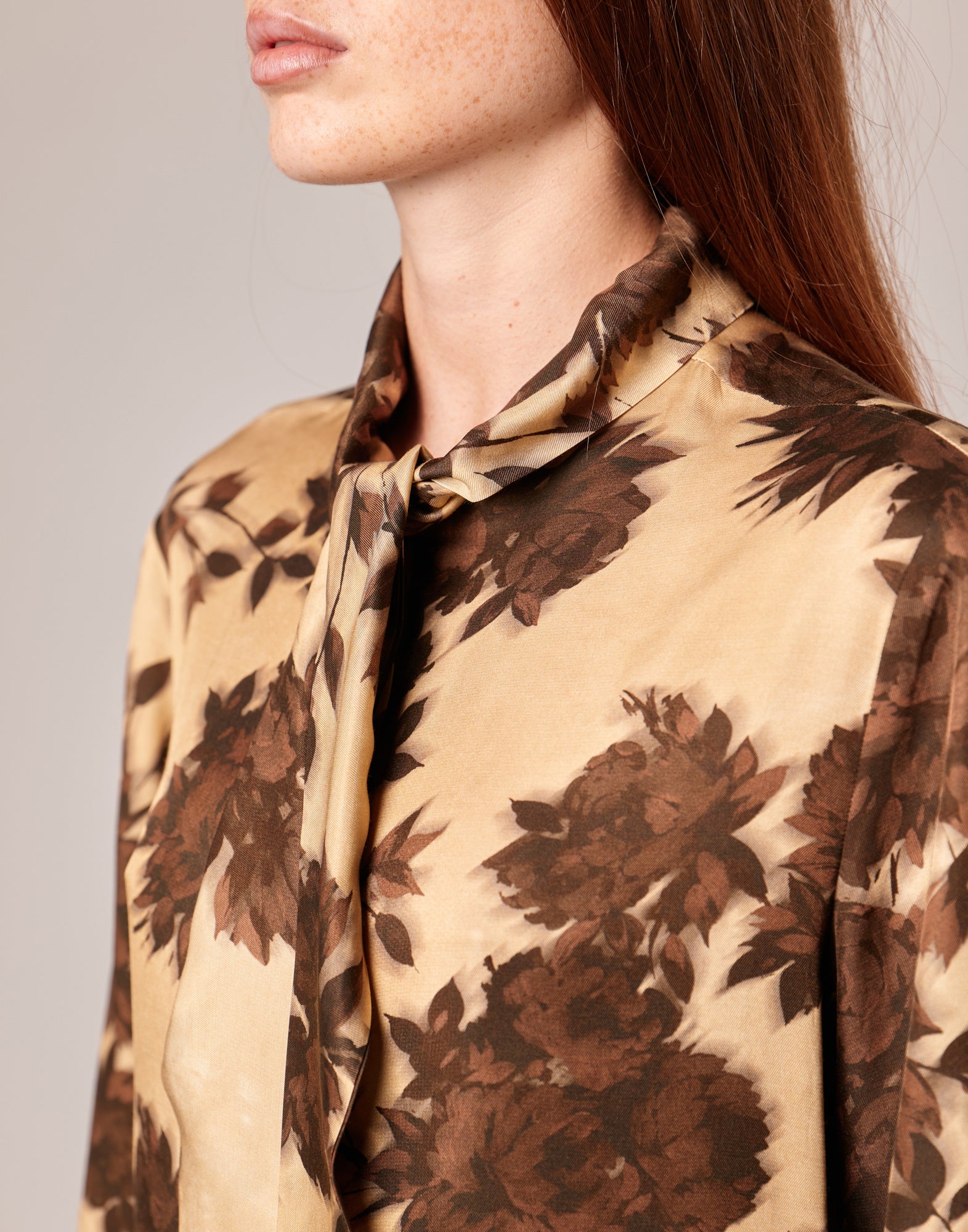 DOUUOD Camicia con Collo a Nastro in Twill con Stampa Floreale