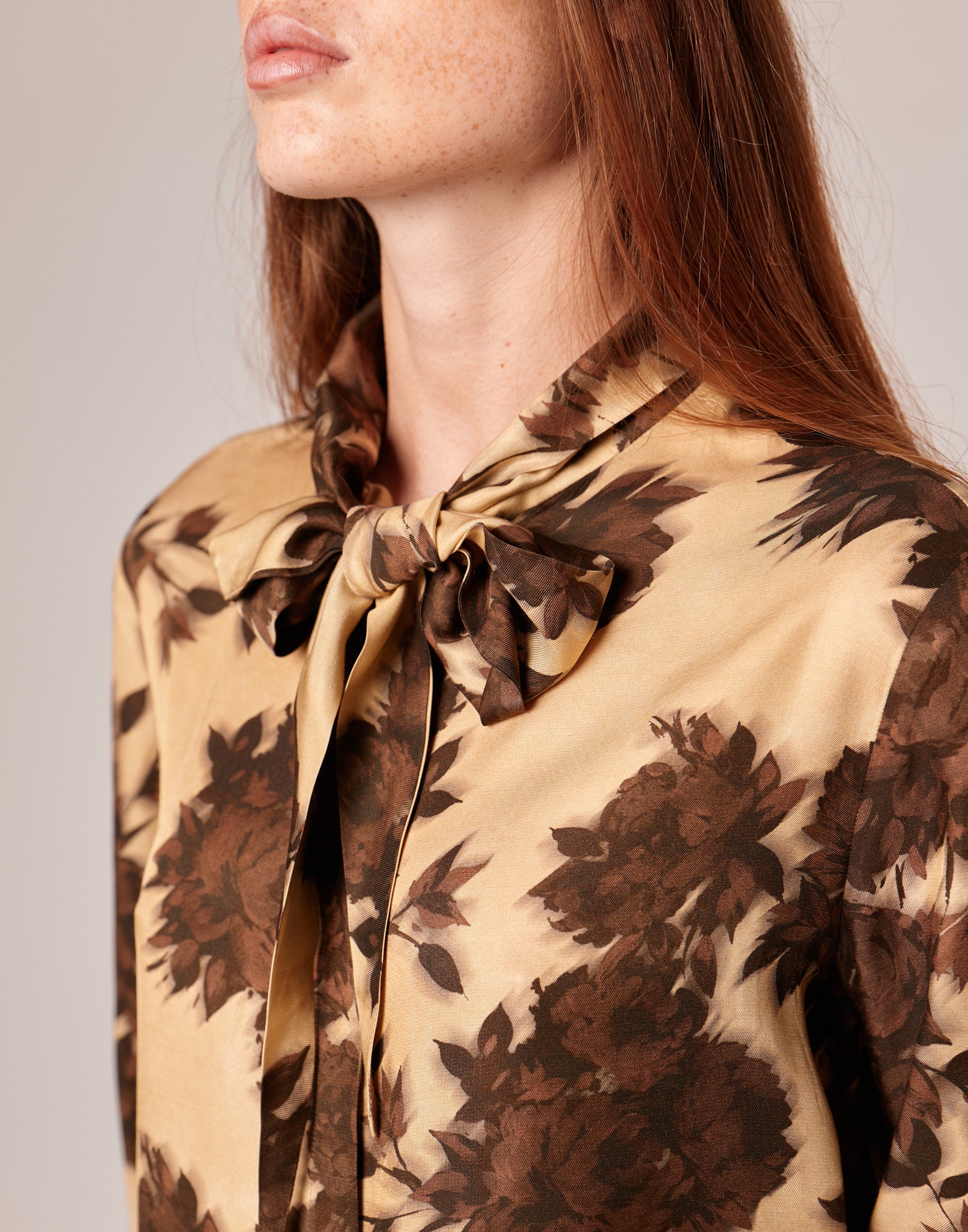 DOUUOD Camicia con Collo a Nastro in Twill con Stampa Floreale