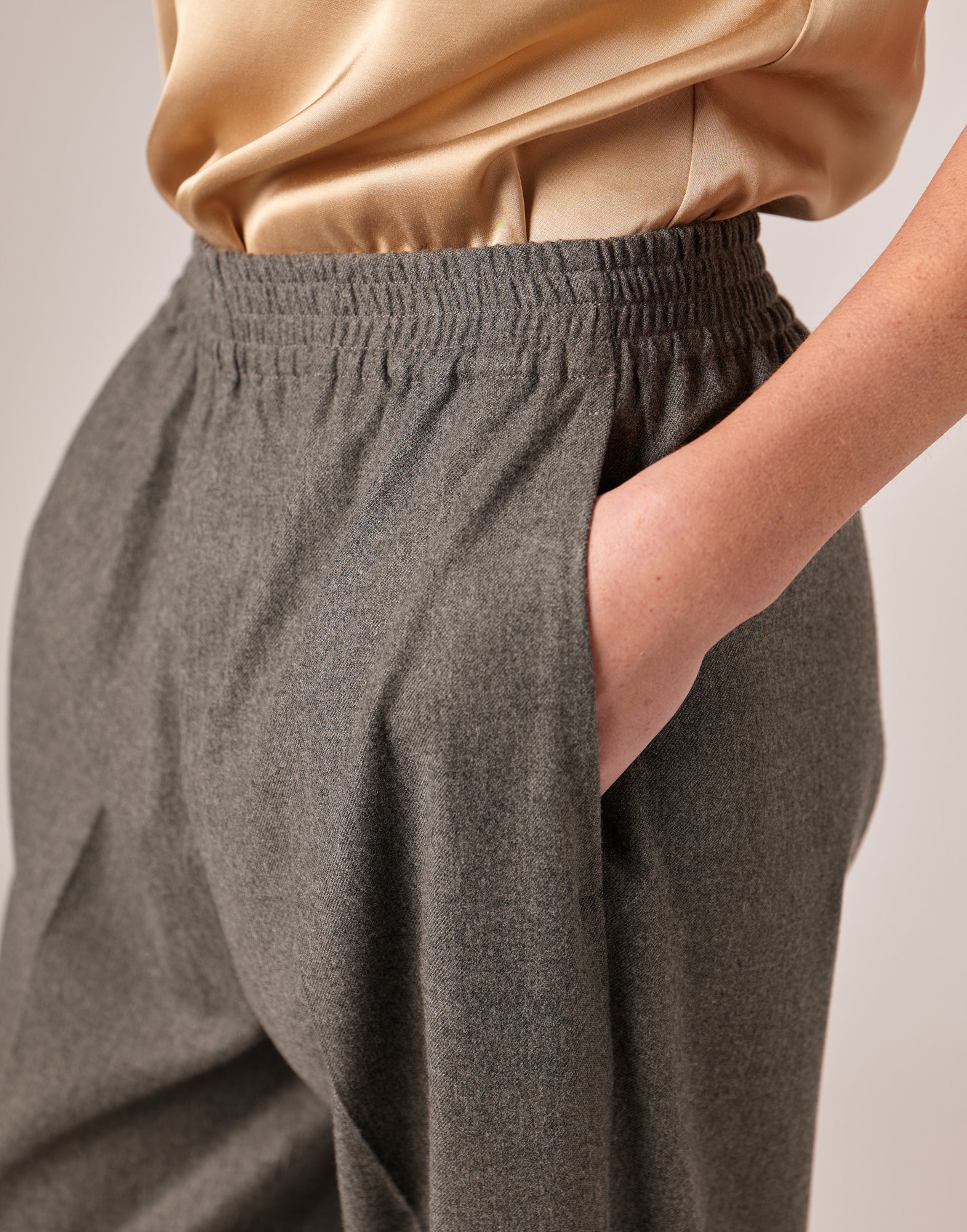 DOUUOD Pantaloni Japan in Flanella Misto Lana Stretch Grigio Fumo