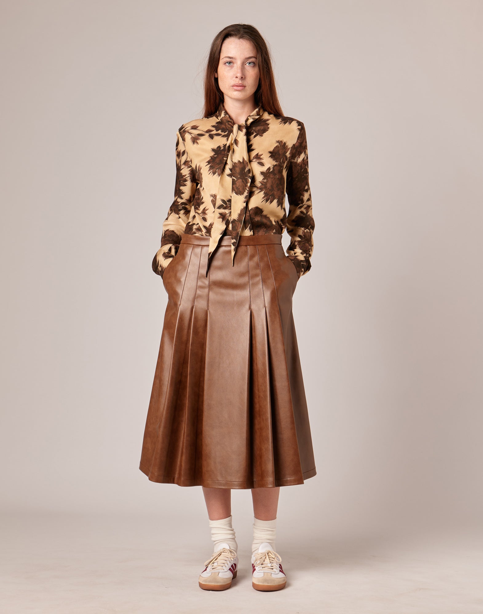 DOUUOD Gonna Longuette Plissettata in Eco Vintage Leather Caramello