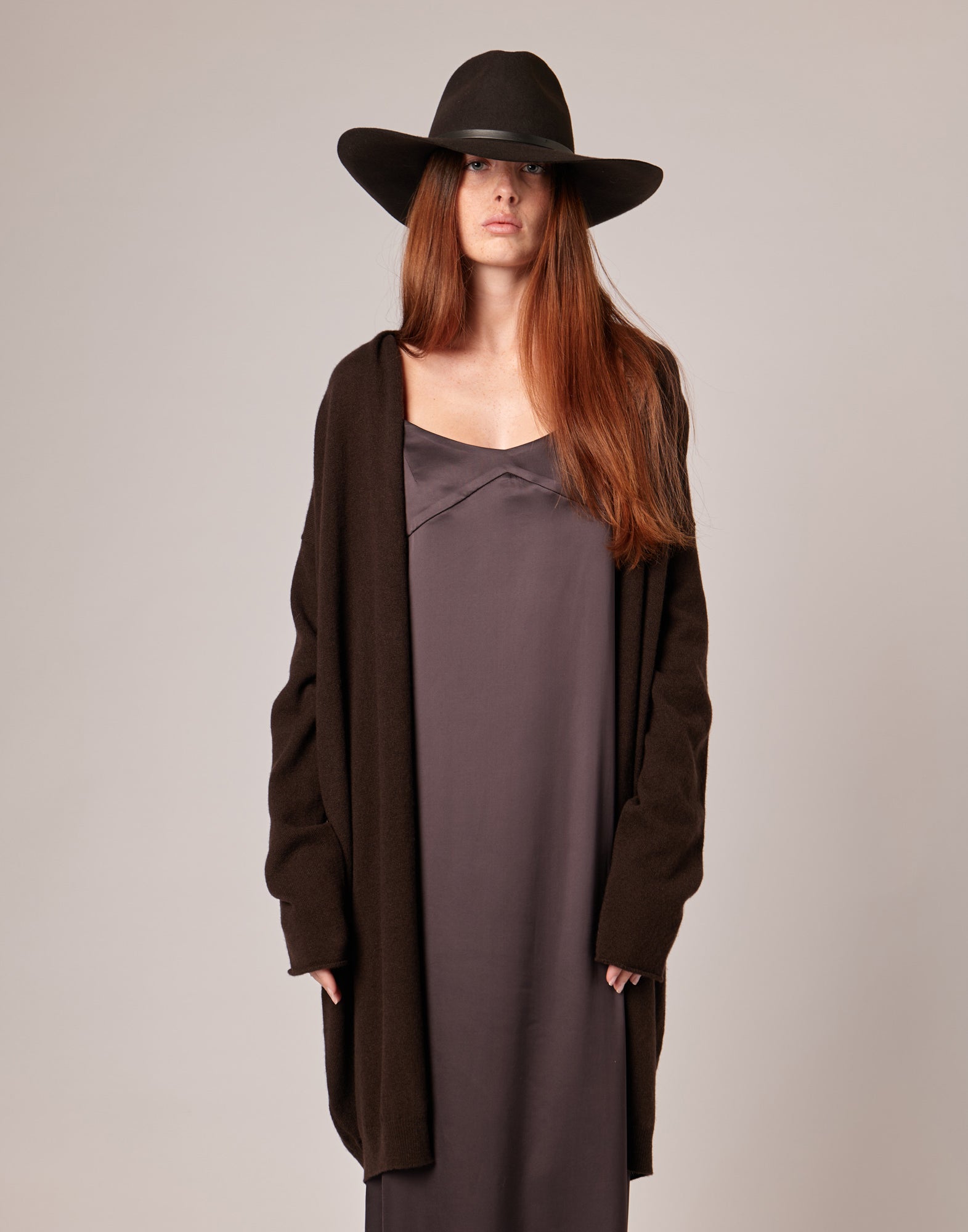 DOUUOD Cardigan Lungo in Lana Extrafine/Cashmere Cioccolato