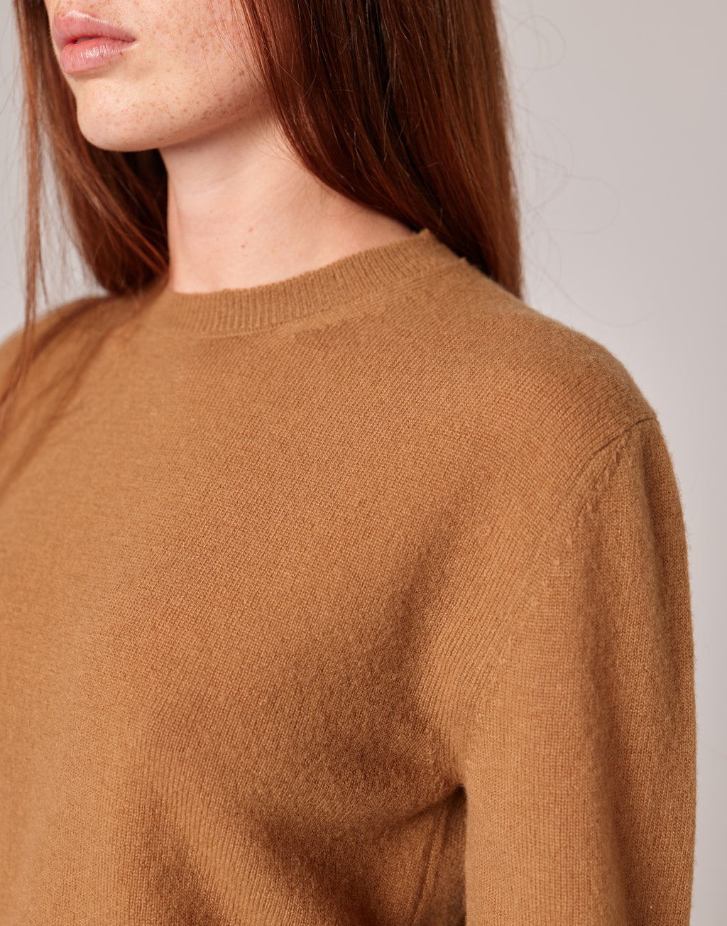DOUUOD Maglione Slim in Lana Extrafine/Cashmere Camel