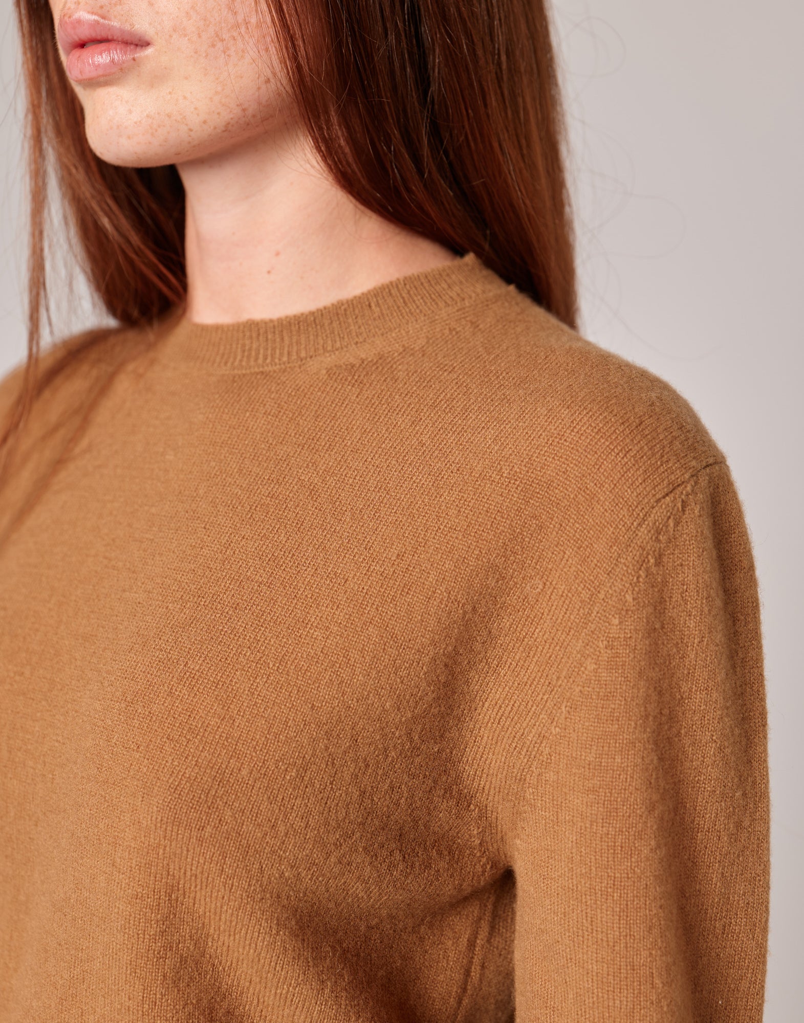DOUUOD Maglione Slim in Lana Extrafine/Cashmere Camel