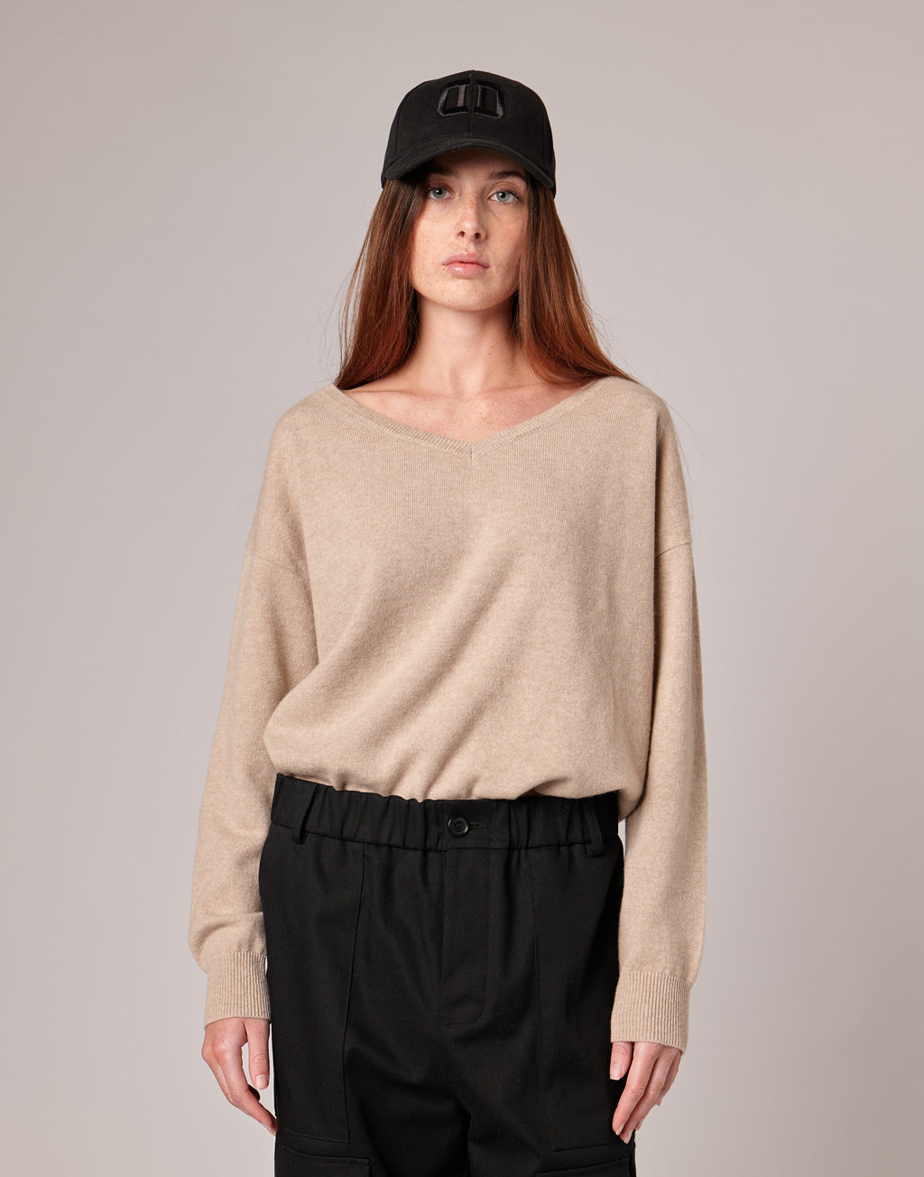 DOUUOD Maglione Ampio a V in Lana Extrafine/Cashmere Vaniglia