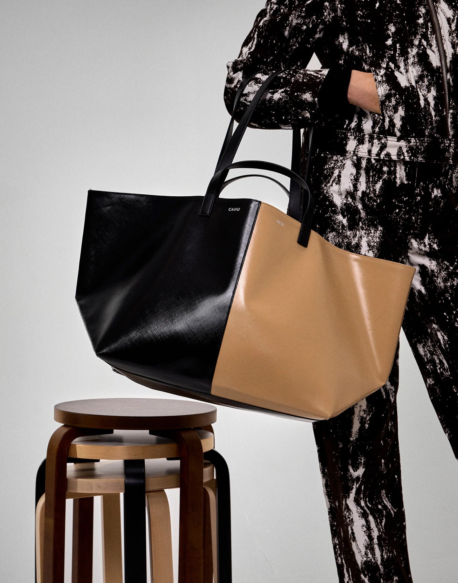 CAHU Borsa Pratique Bigoût Medium Cream/Black