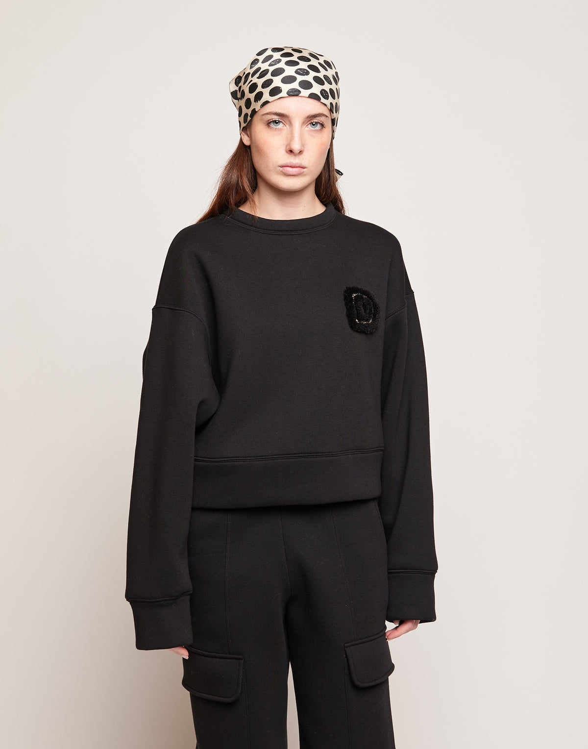 DOUUOD Sweat-shirt court en coton avec broderie appliquée noir