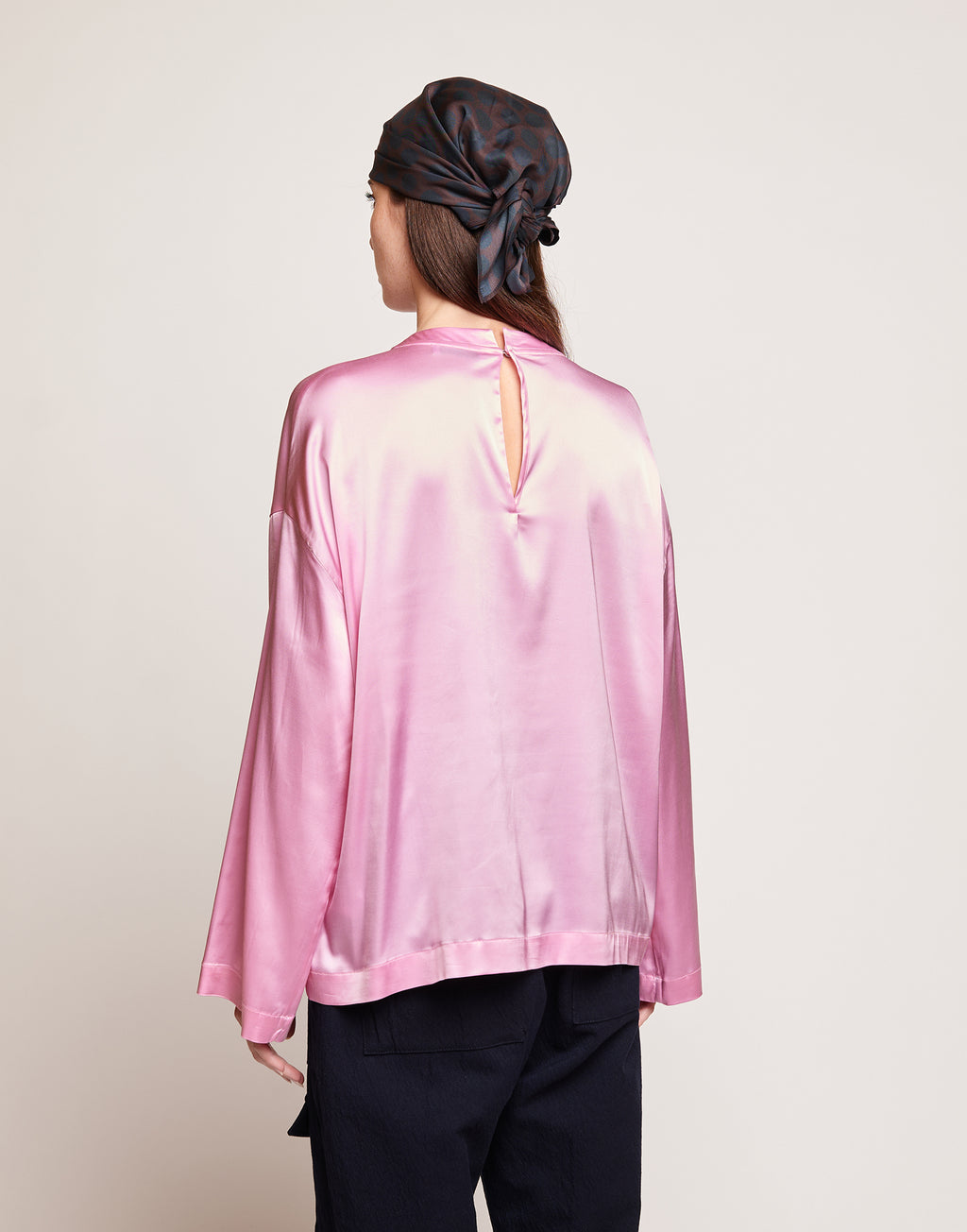 DOUUOD Blusa in Satin di Viscosa Stretch Bocciolo