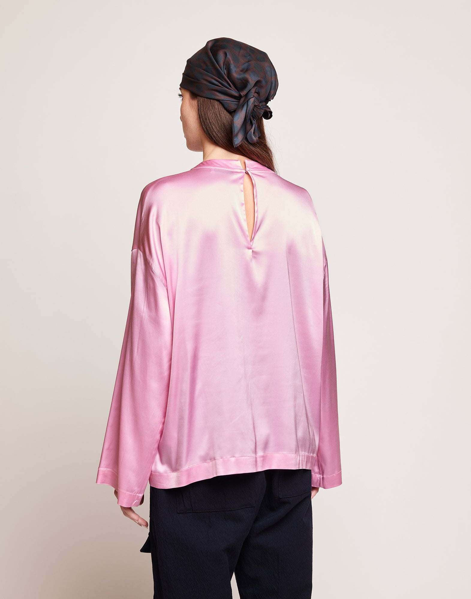 DOUUOD Blusa in Satin di Viscosa Stretch Bocciolo