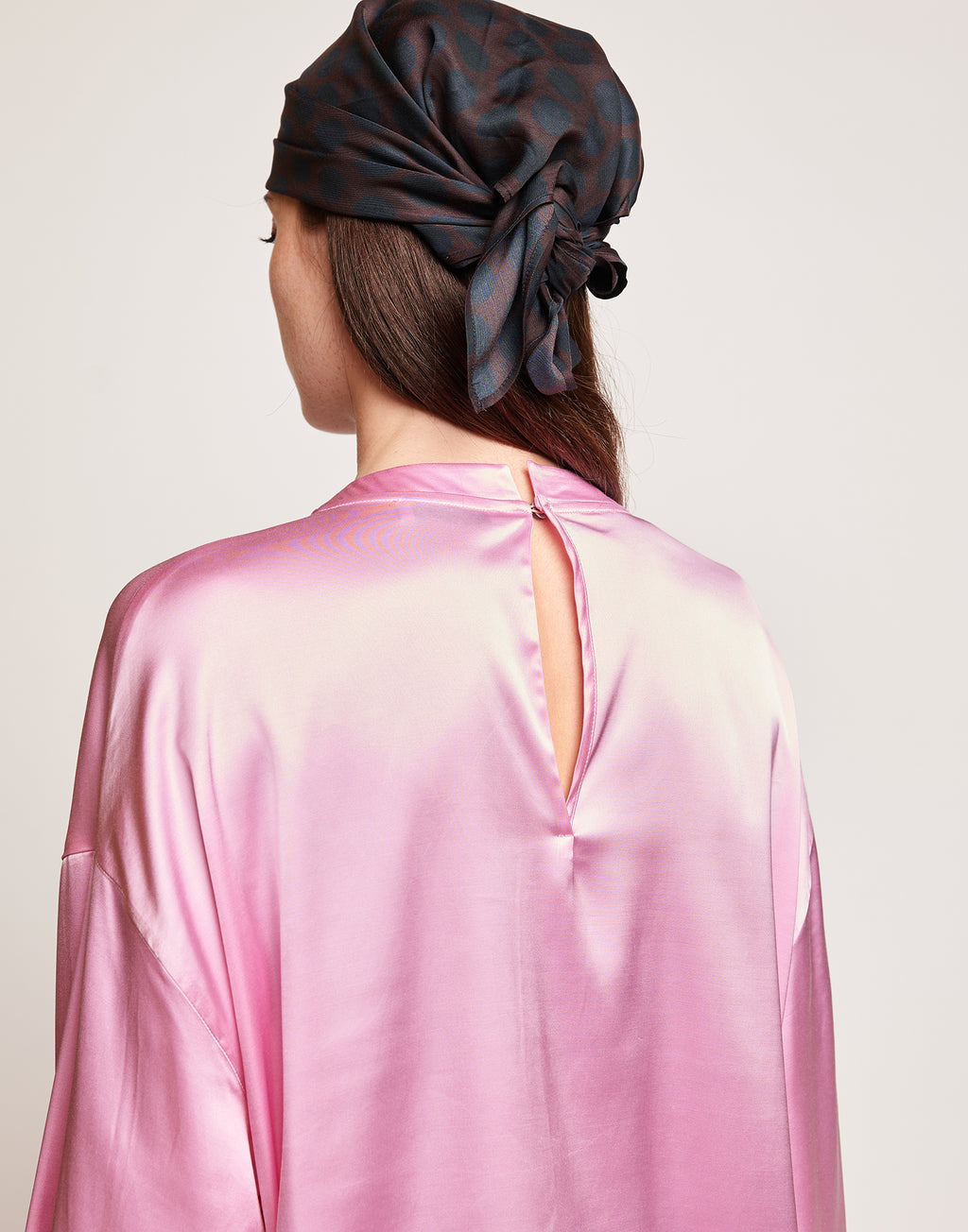 DOUUOD Blusa in Satin di Viscosa Stretch Bocciolo