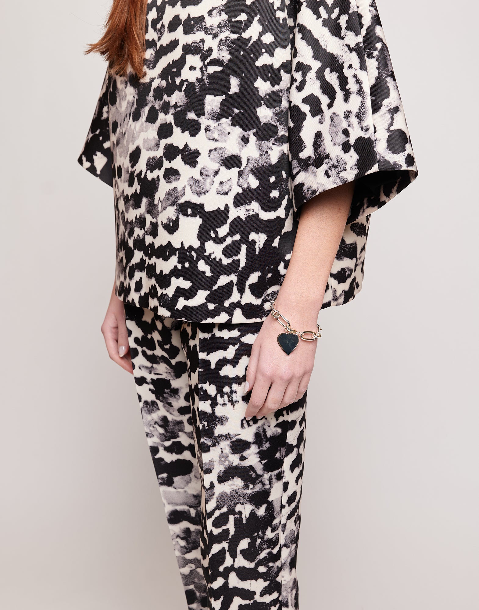 DOUUOD Casacca Kimono in Duchesse Stampata Maculata