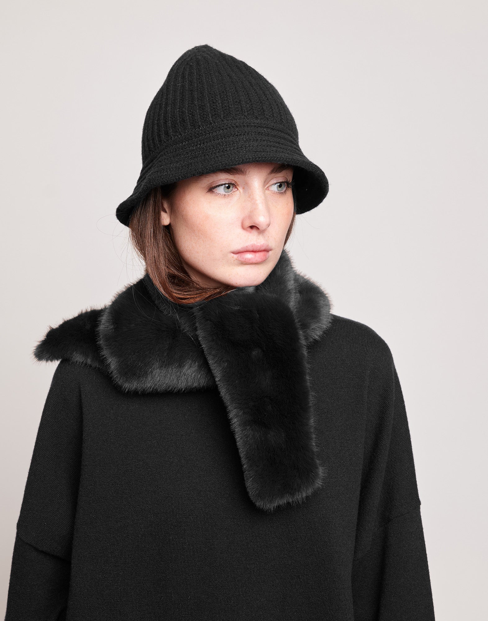 DOUUOD Berretto Cloche in Lana Nero