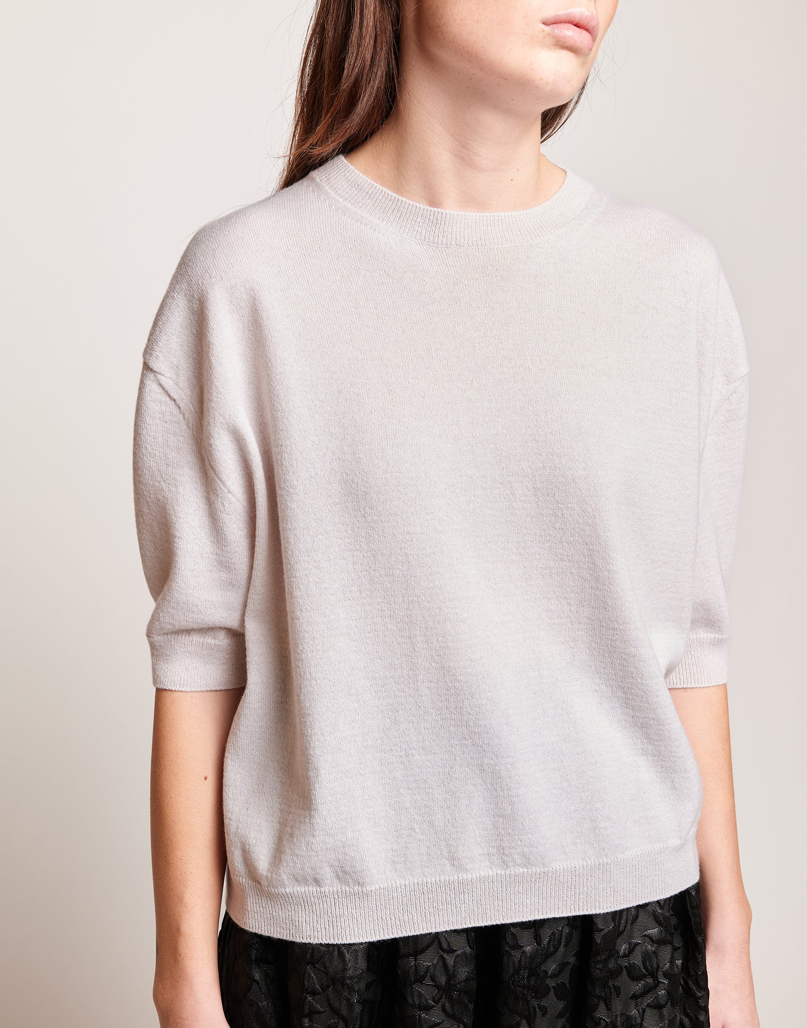 DOUUOD Maglia Boxy Girocollo in Lana e Cashmere Champagne