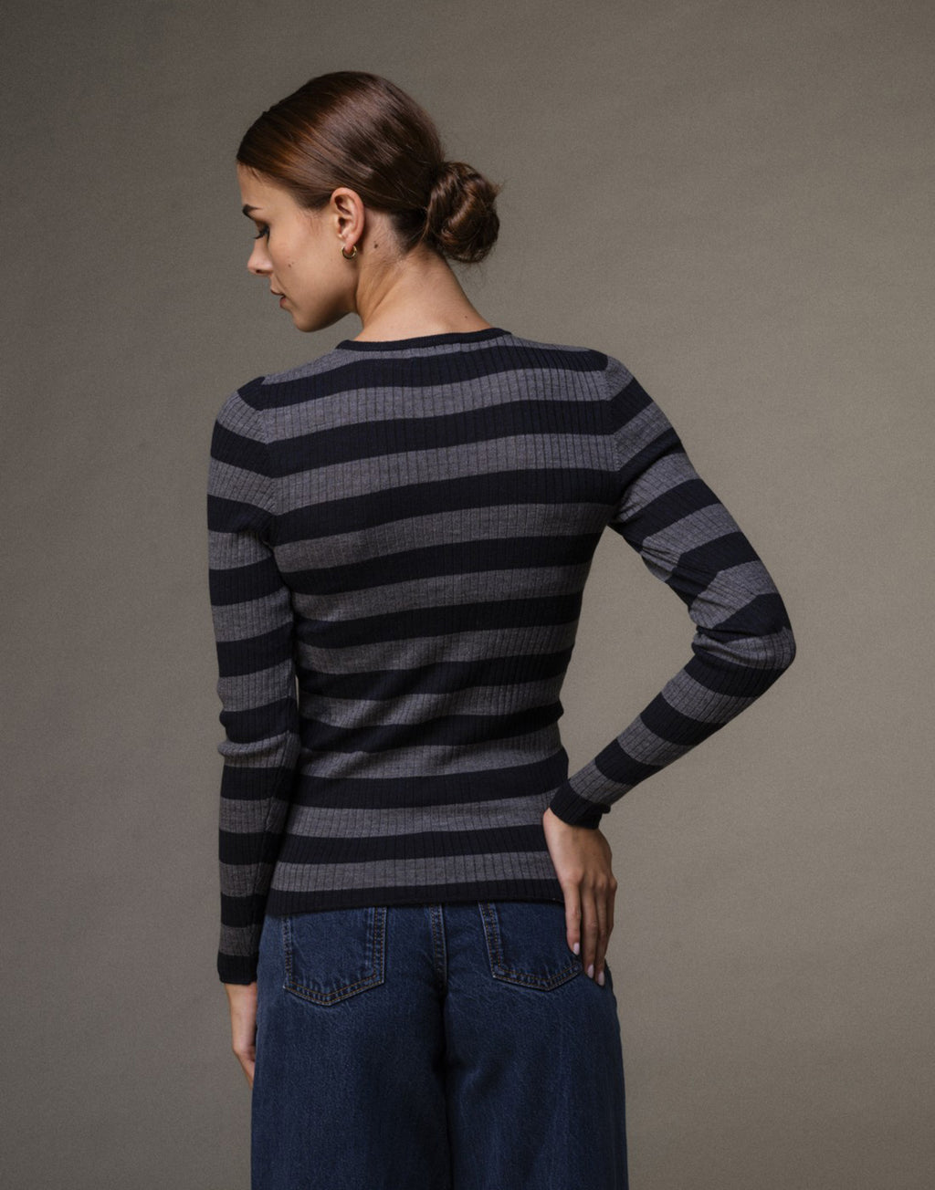 MAJESTIC FILATURES Maglia Girocollo a Costine in Merinos Superfine Blu/Grigio