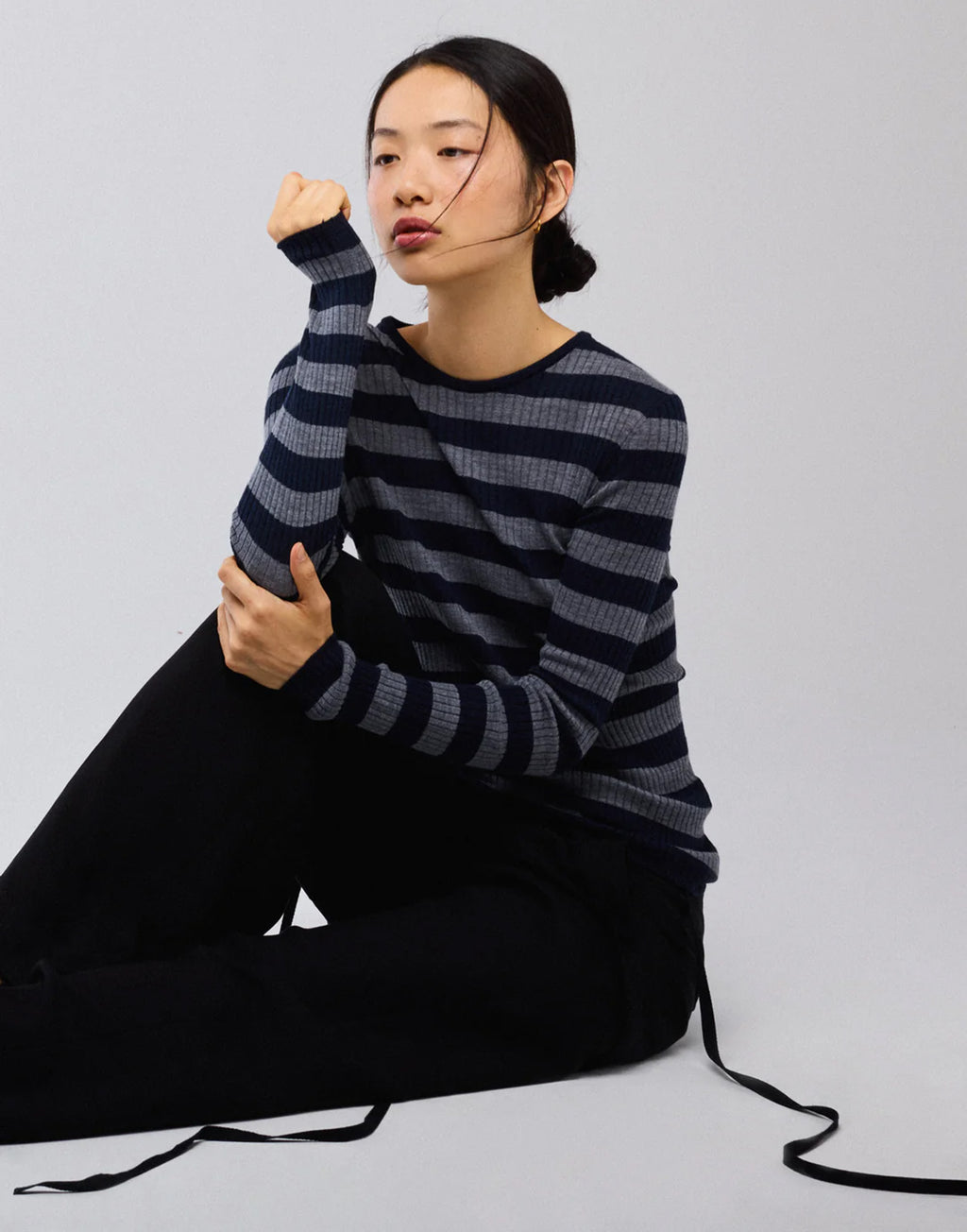 MAJESTIC FILATURES Maglia Girocollo a Costine in Merinos Superfine Blu/Grigio