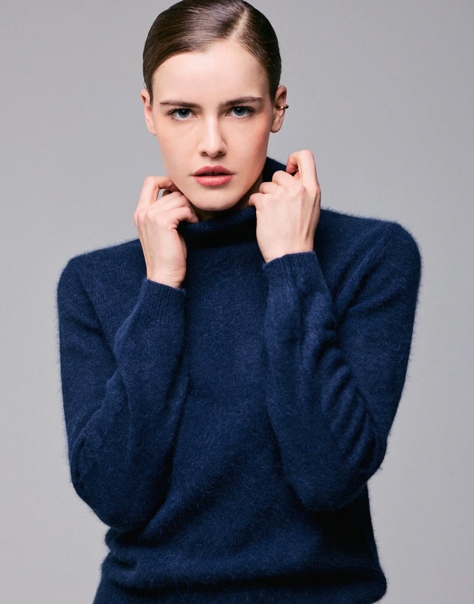 MAJESTIC FILATURES Maglione a Collo Alto in Lana e Fox Marine