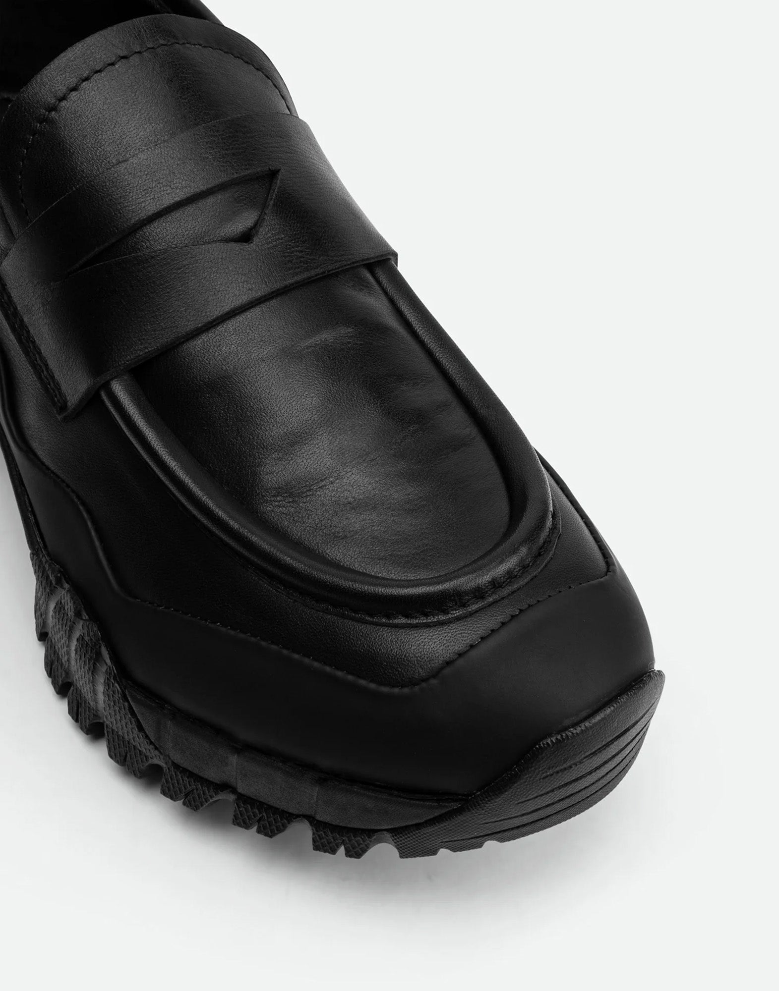 POEVE Alpi Loafers in Pelle Nera