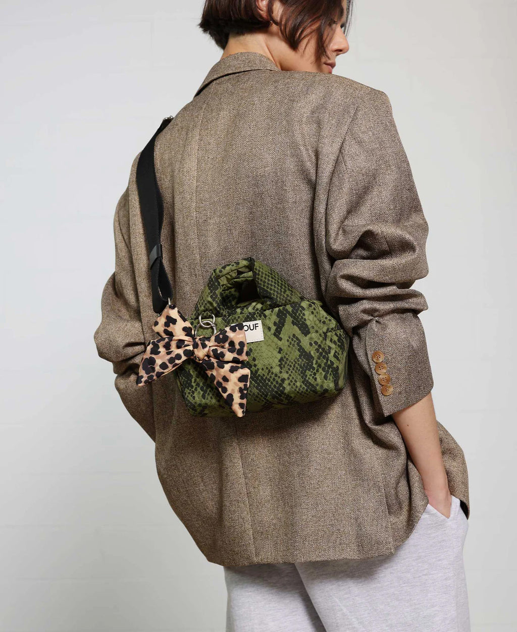 WOUF Feline Bow Charm in Tessuto Riciclato