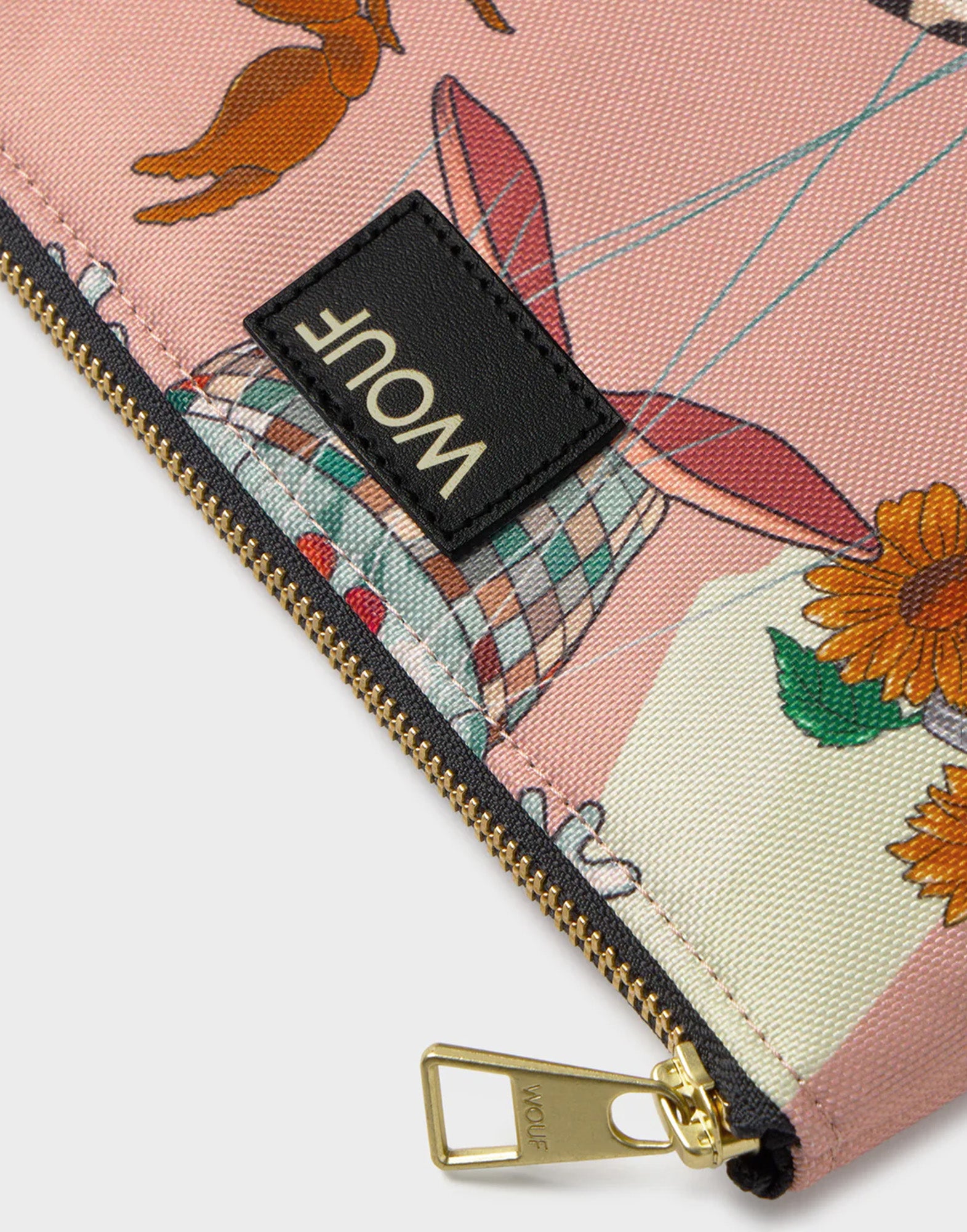 WOUF Pouch Circus