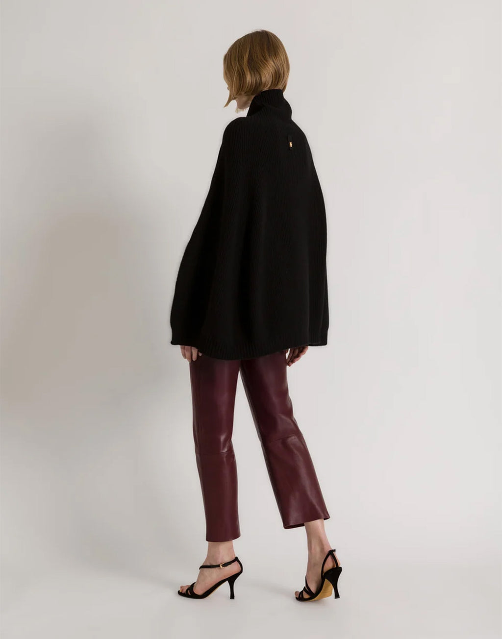 ALBERTA FERRETTI Maglia a Mantella in Lana, Seta e Cashmere Nera