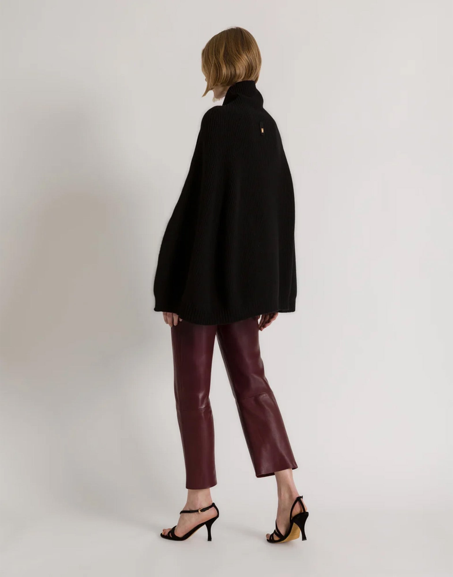 ALBERTA FERRETTI Maglia a Mantella in Lana, Seta e Cashmere Nera