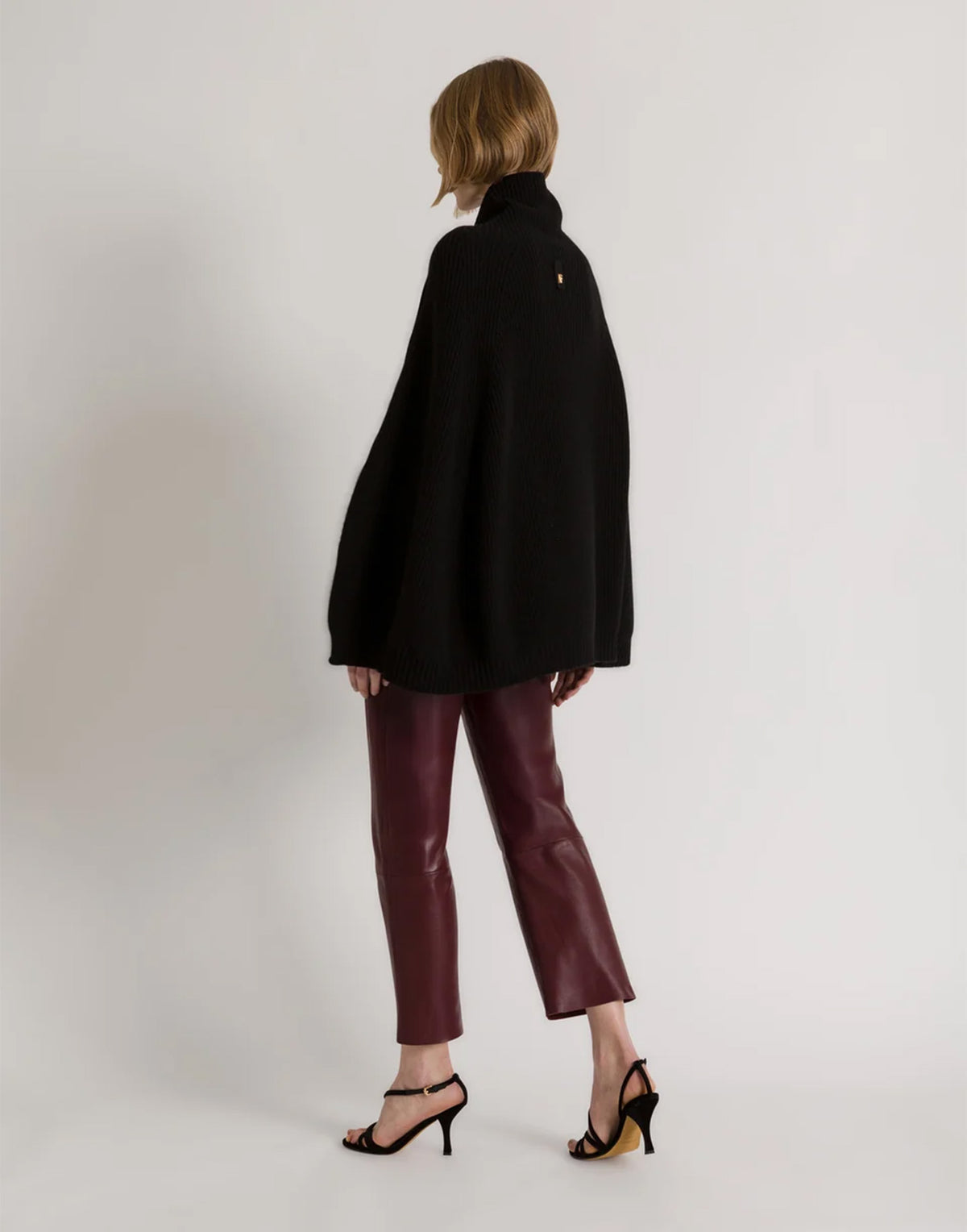 ALBERTA FERRETTI Maglia a Mantella in Lana, Seta e Cashmere Nera